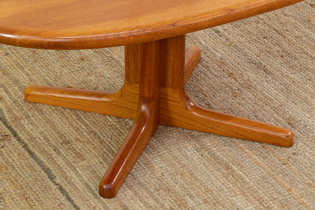 Scandinavian coffee table – 112 cm