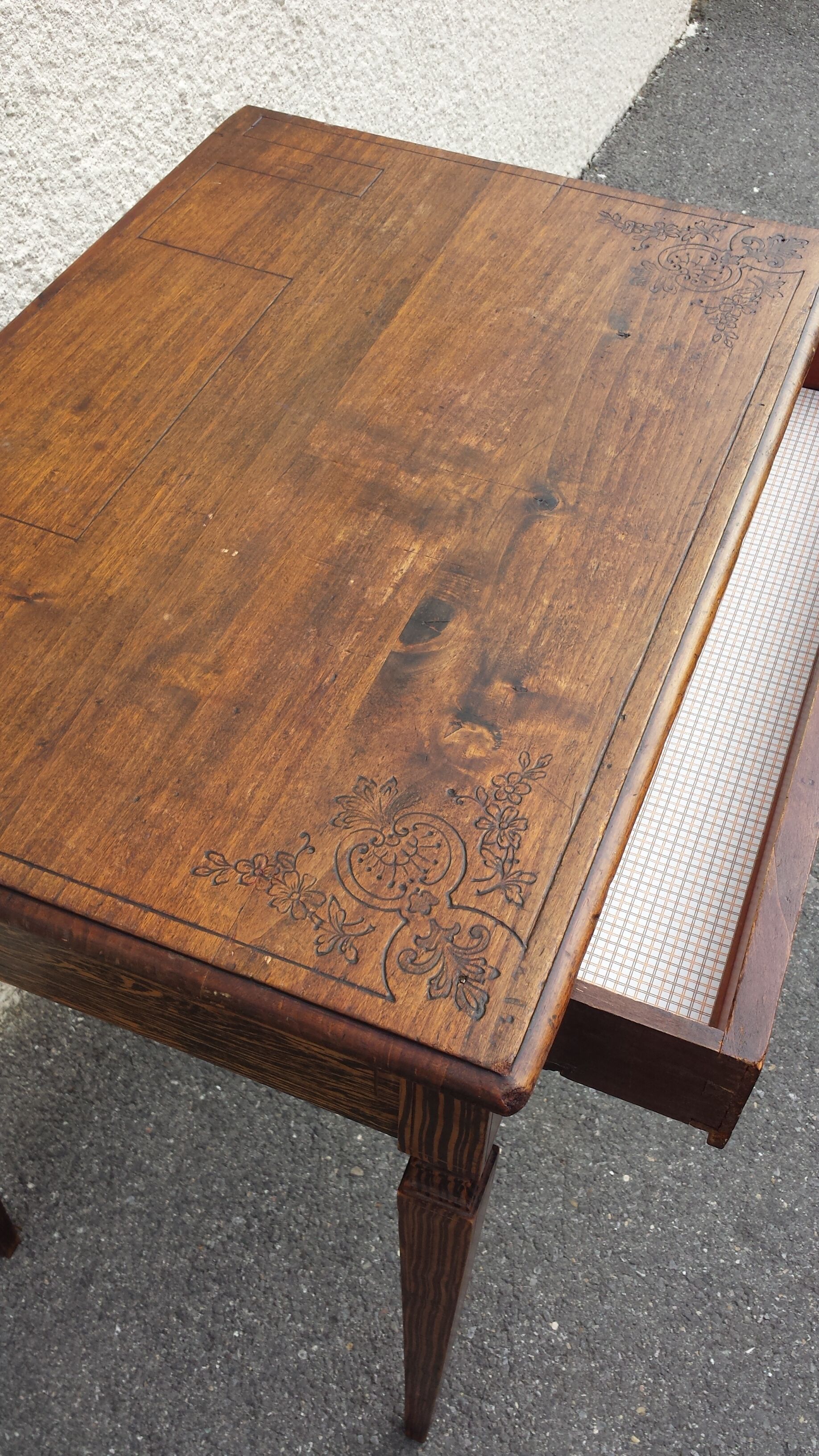 Desk old type empire