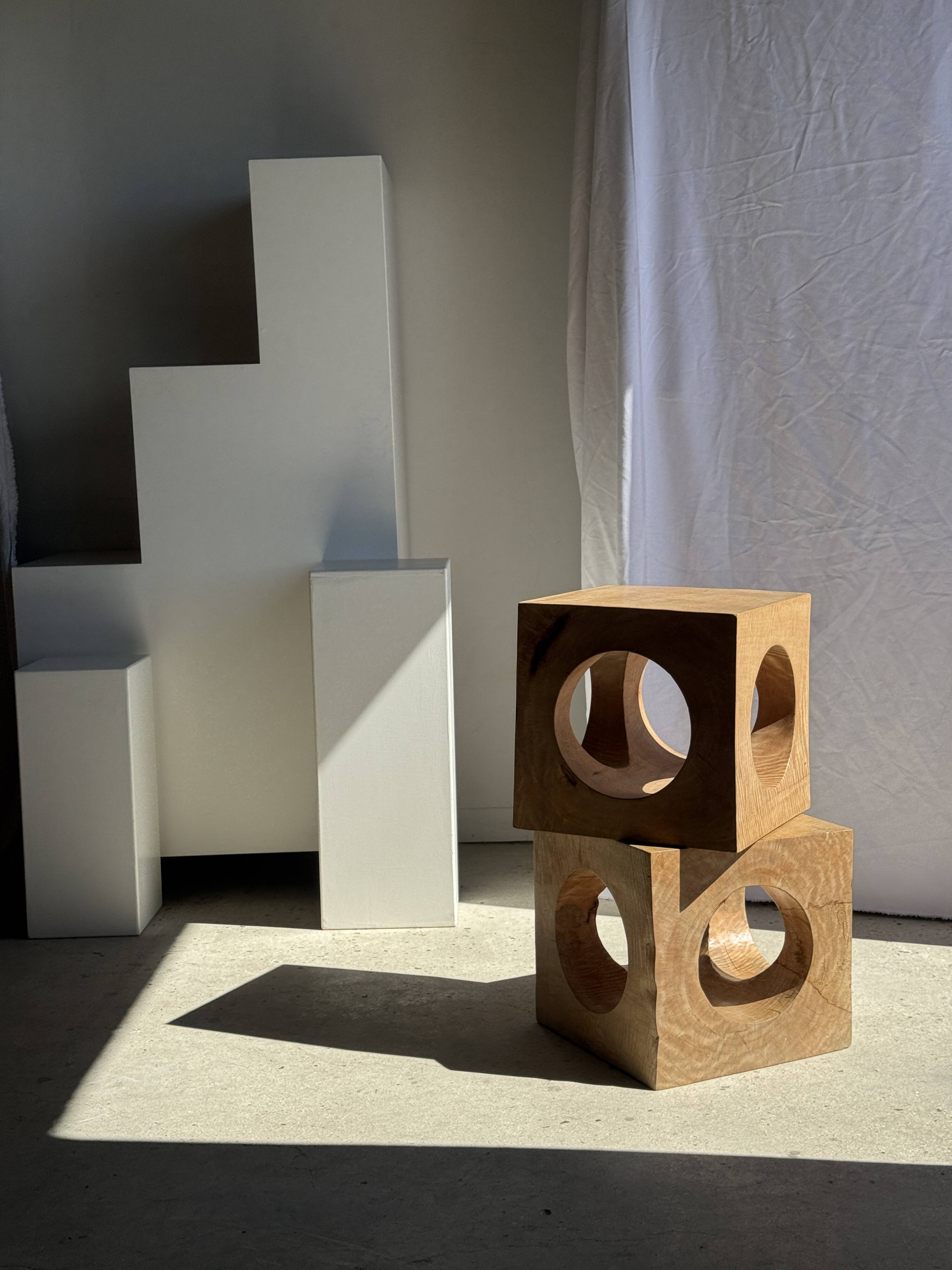 Coffee table, or openwork cubic stool in natural monoxyle mango wood H40.