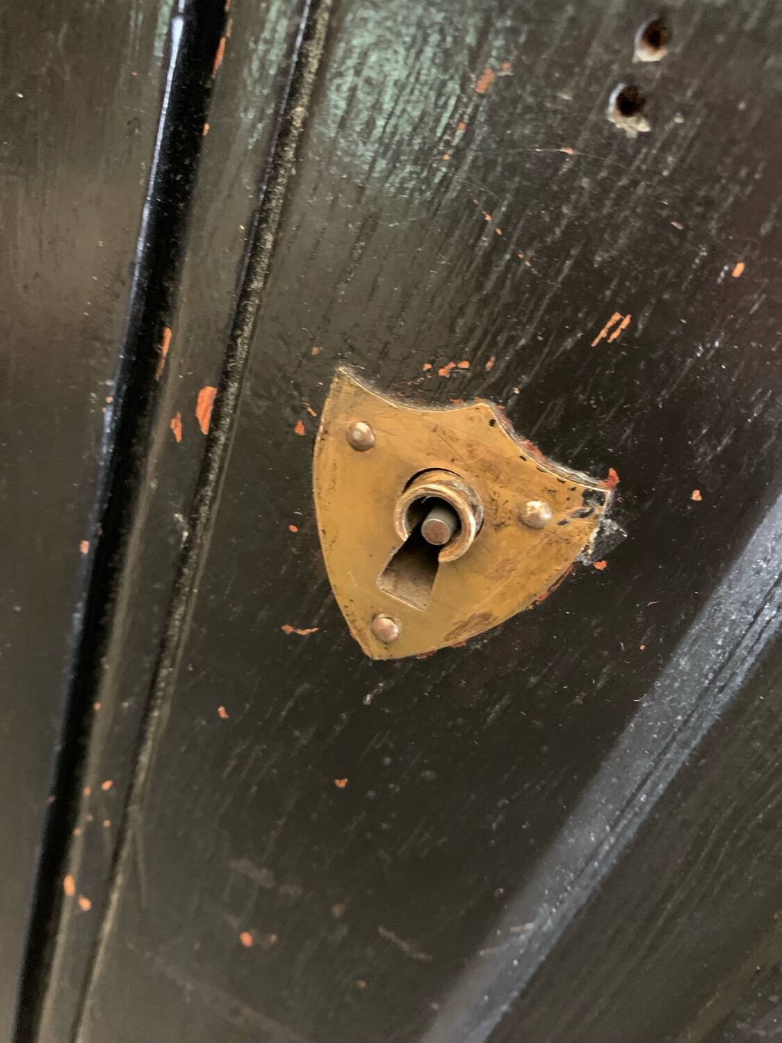 Black Parisian buffet