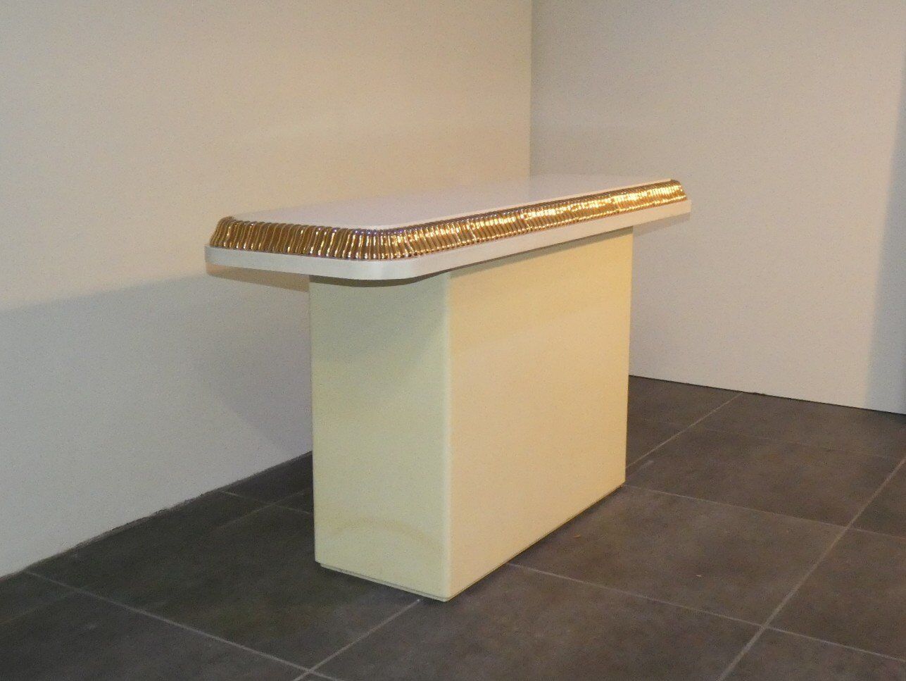 Console Regency avec finition ivoire et dorée dans le style d'Alain Delon pour Maison Jansen, France, années 70
