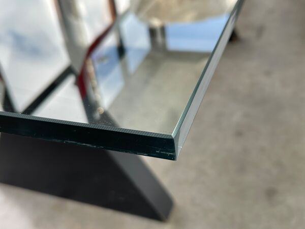 Table bureau moderniste gigante zambusi boccato X seccose Memphis 1980