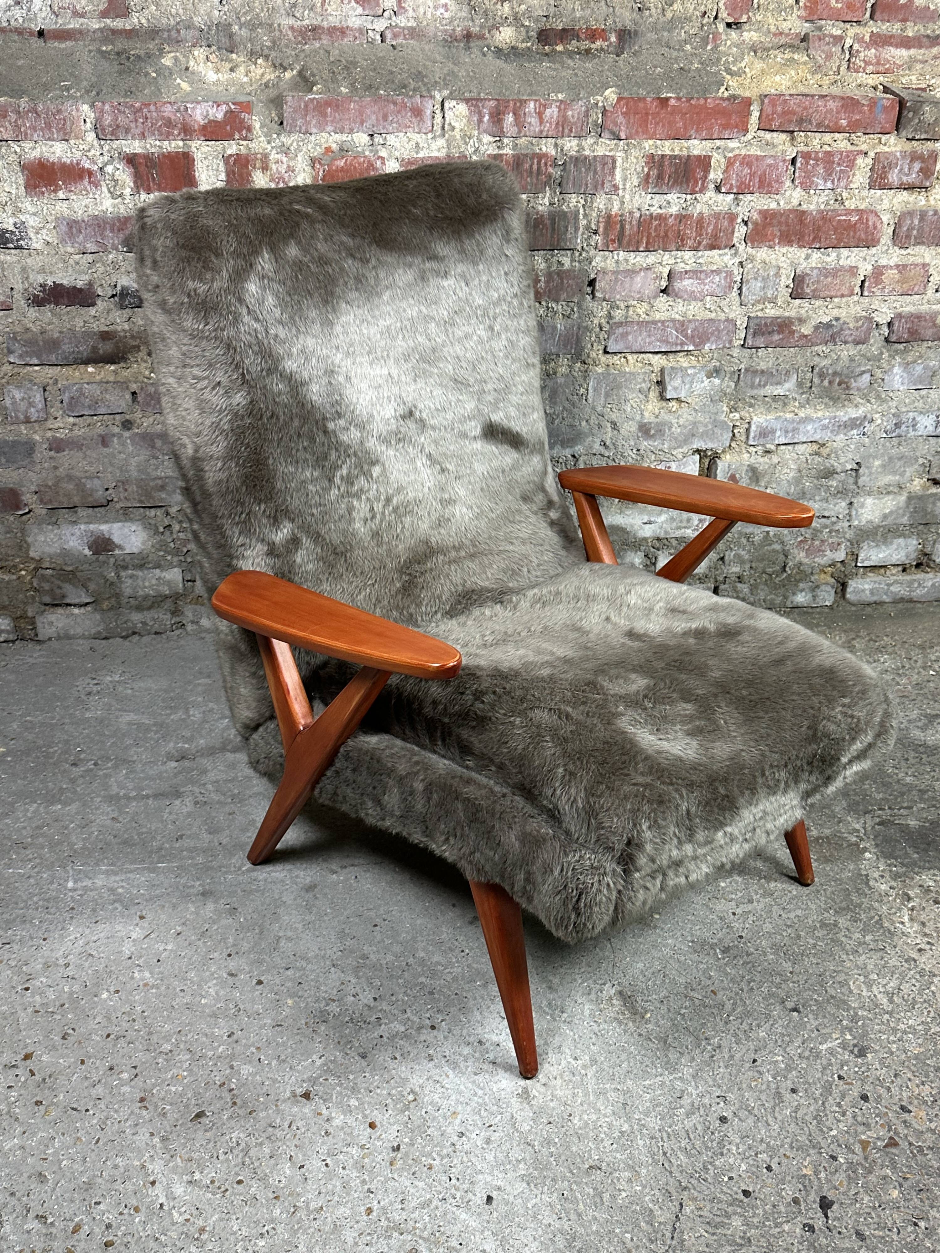 Vintage Scandinavian armchair 50'S in dyed beech and plush fabrics