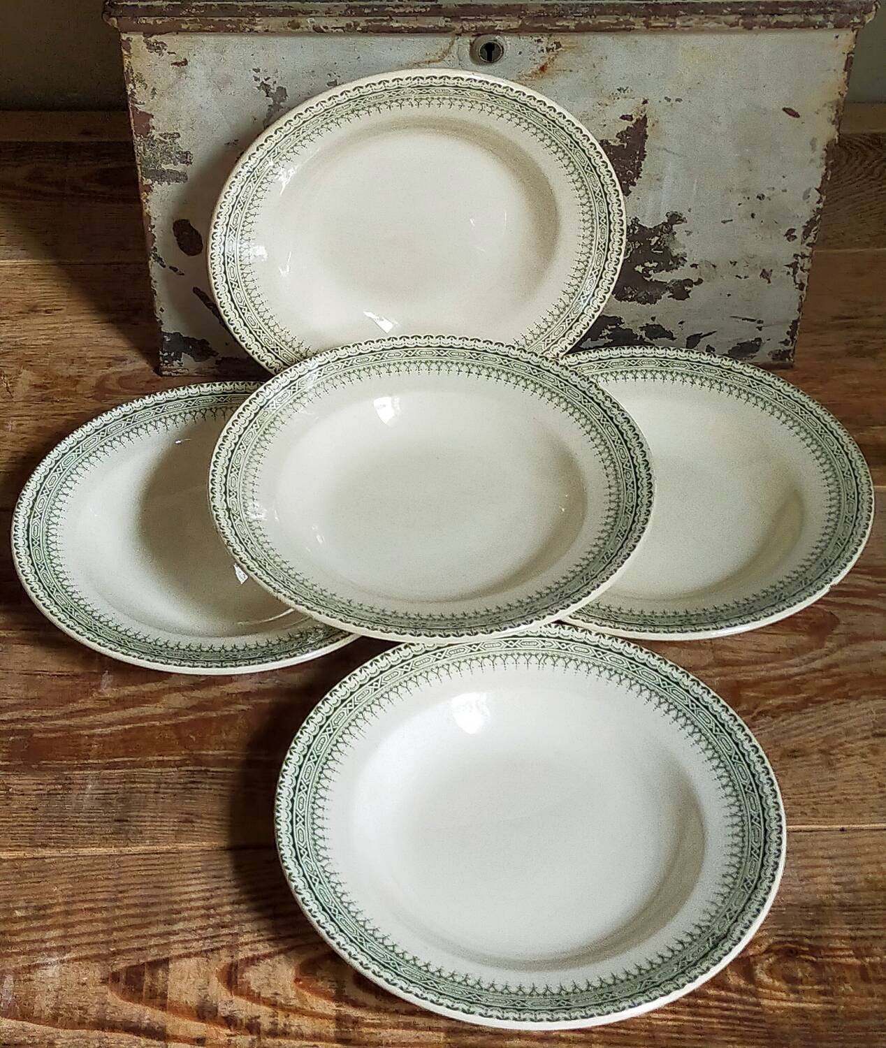Five old plates Terre de fer from Choisy-Le-Roi HB and cie
