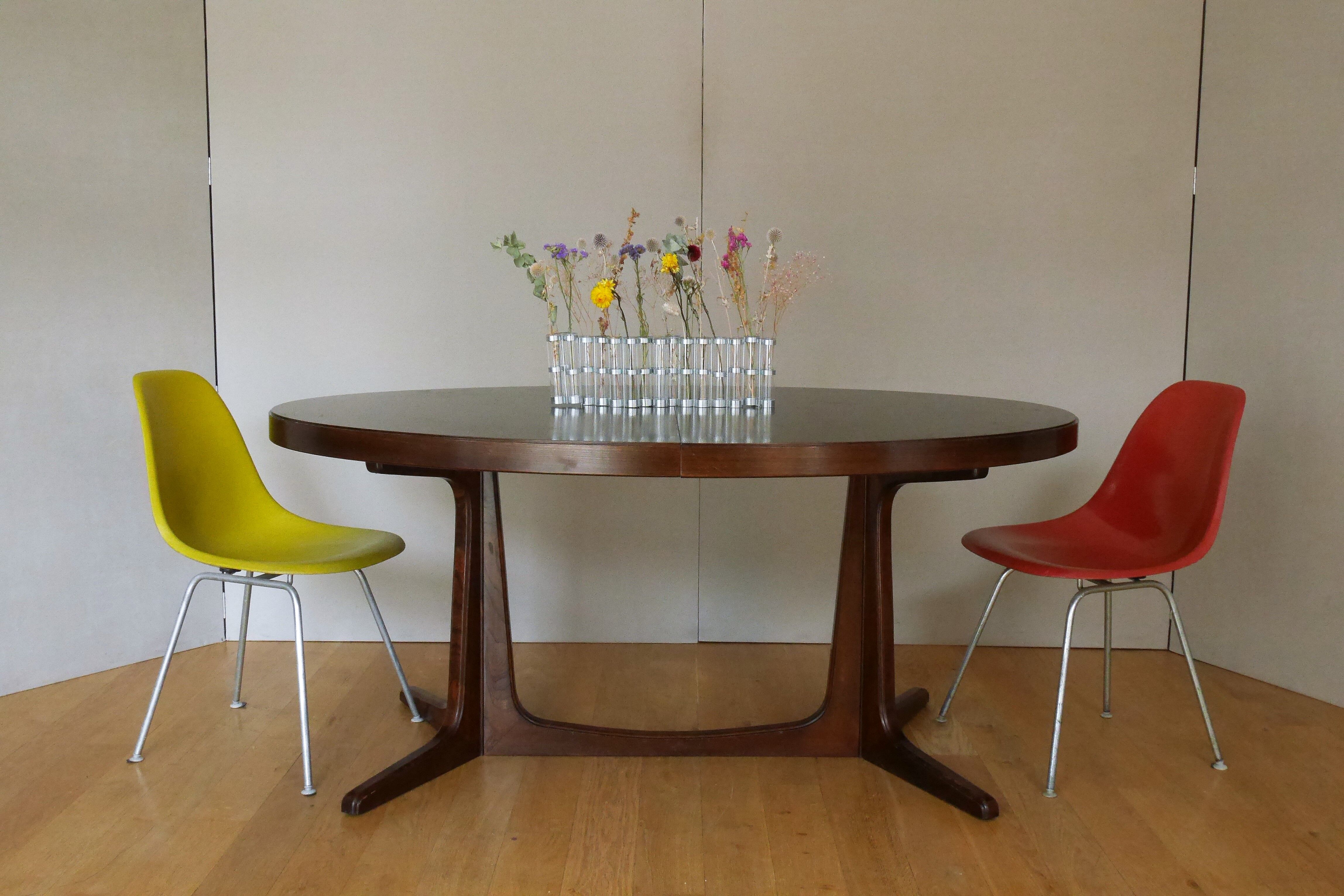 Extendable oval elm table with Baumann extensions