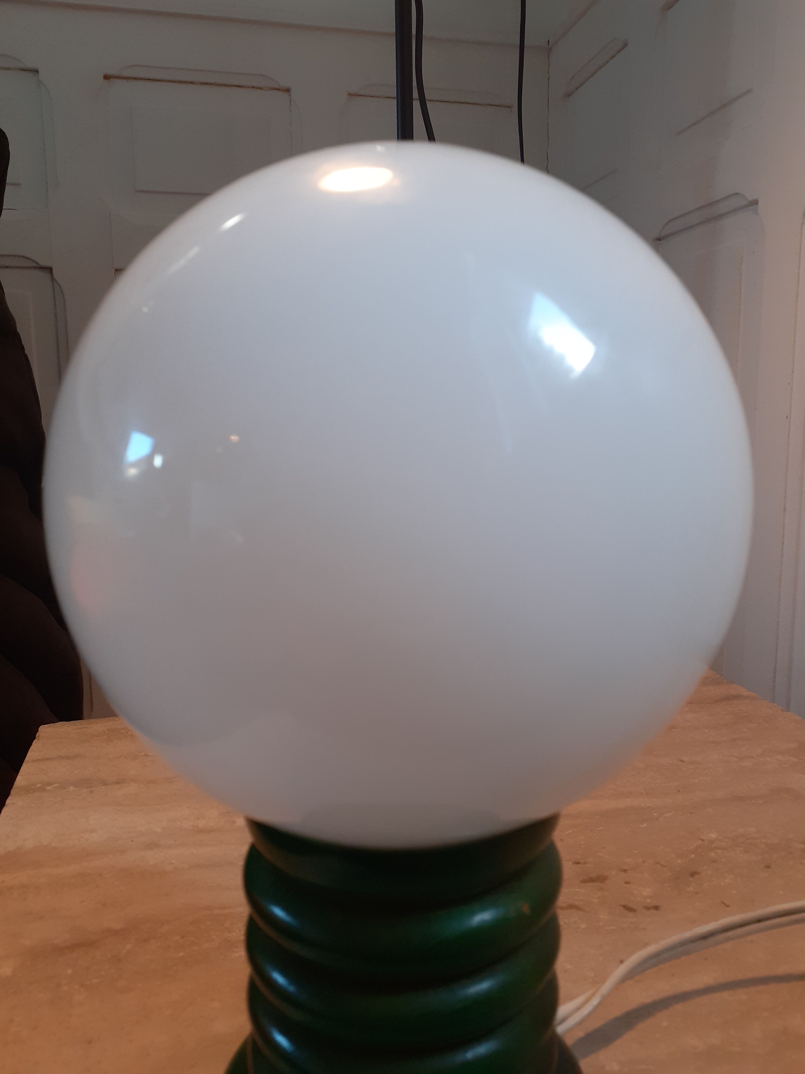 Small VINTAGE lamp in green lacquered wood and opaline