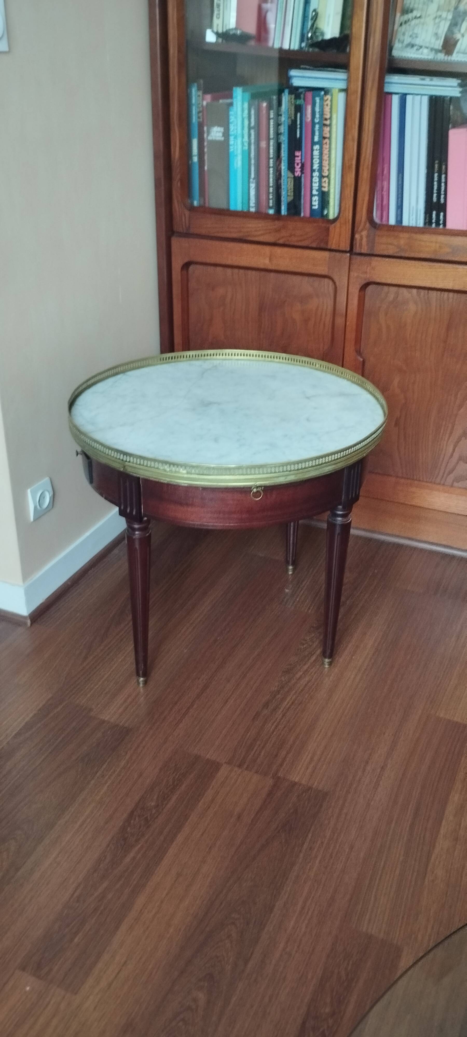 1 HOT WATER TABLE IN LOUIS XVI STYLE