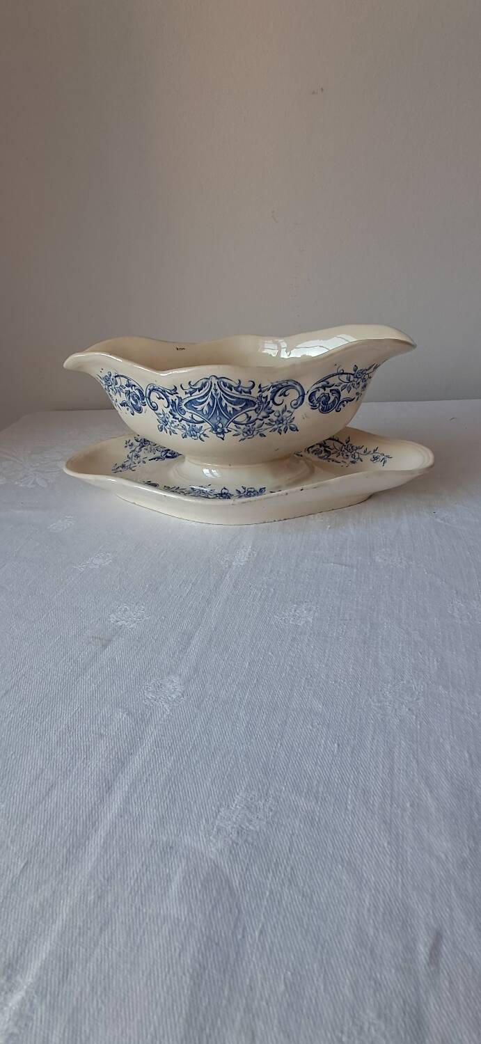 Saucière modèle Aramis de Longchamp. Terre de fer bleu