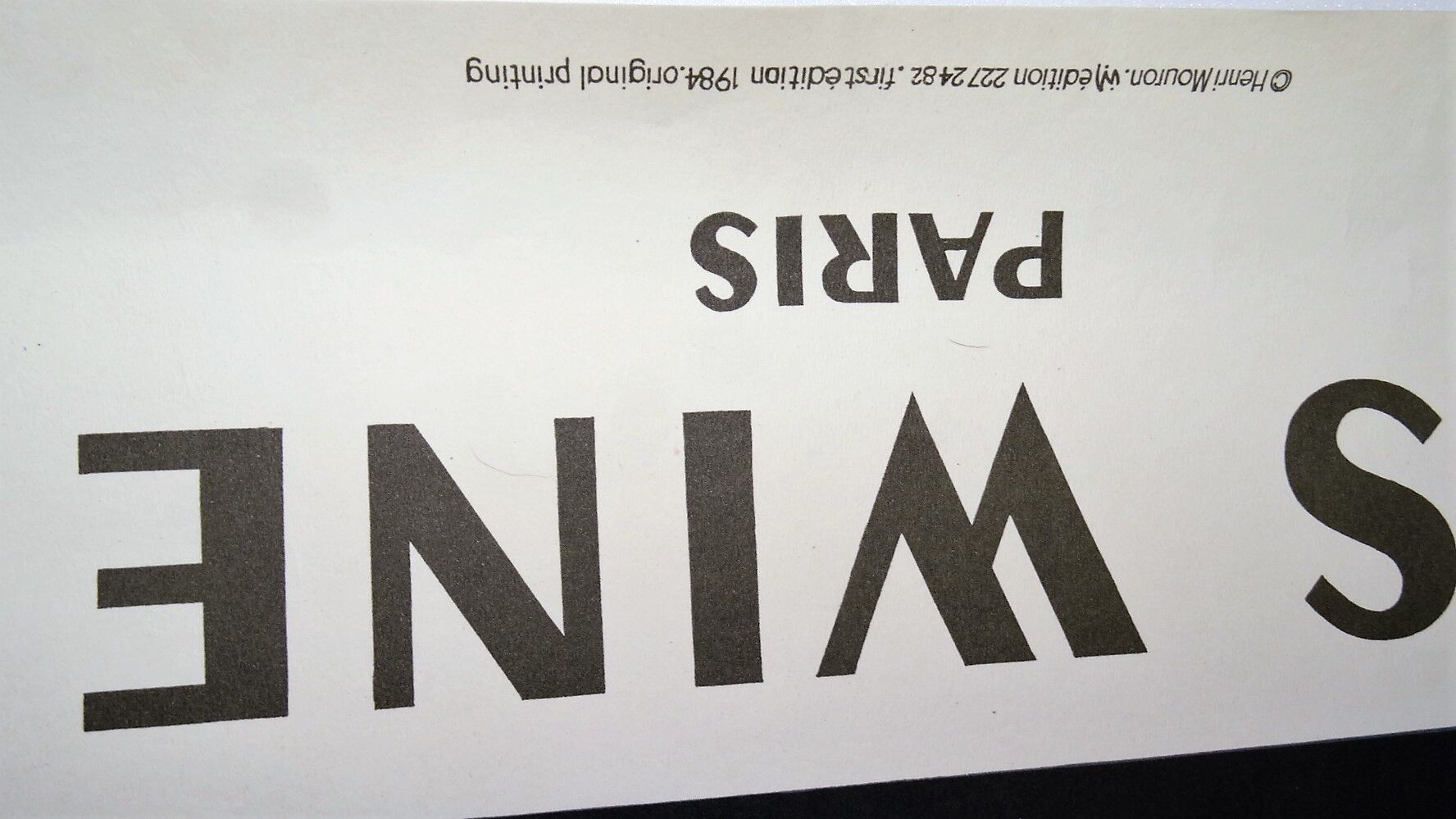 Displays Cassandra WILLI's WINE BAR