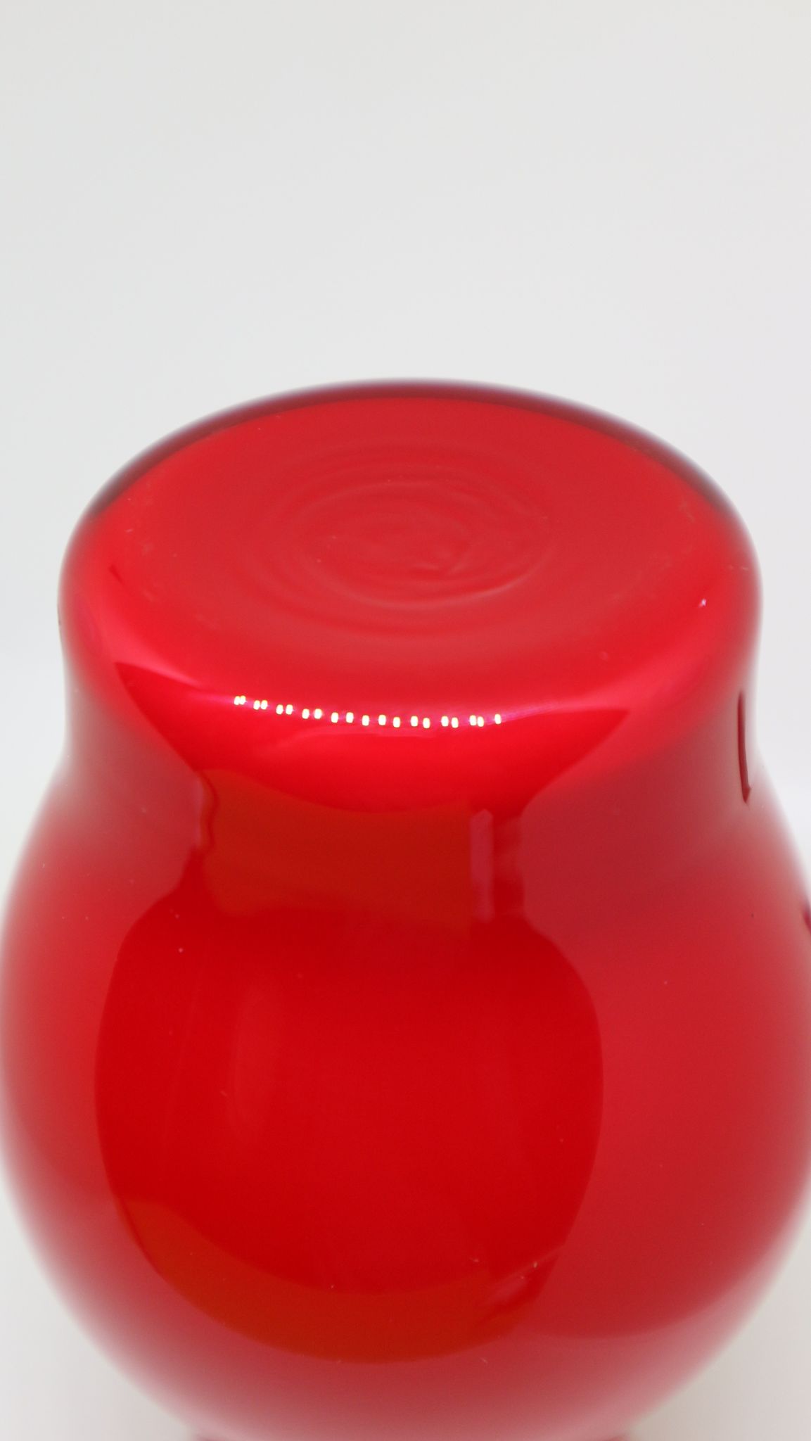 Red Murano glass vase in white shirt ( incamiciato ) , Made in Italy Moretti