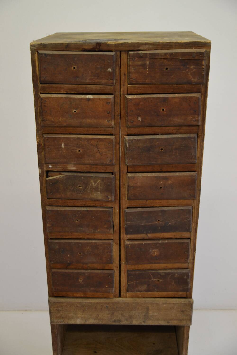 Workshop or craft furniture with drawers