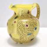 Pichet en verre soufflé à la main en opaline jaune postmoderne avec murrines et paillettes d'argent