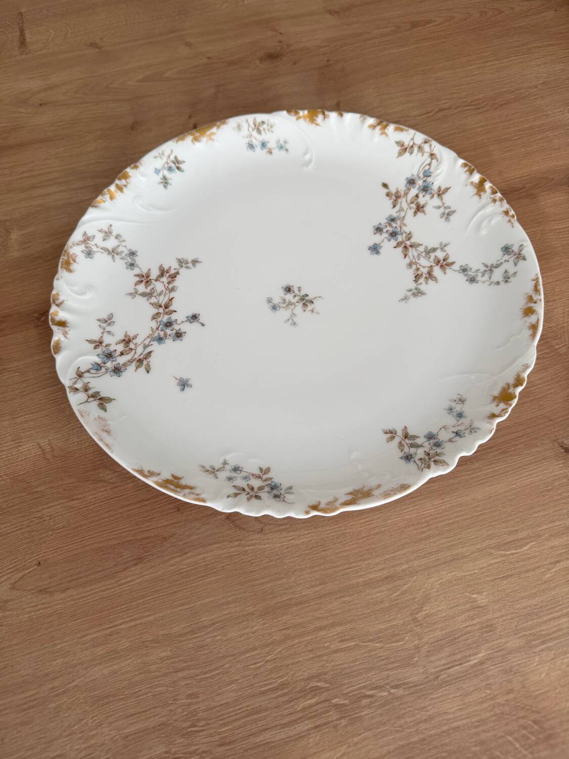 Porcelain plate from Paris E. Bourgeois