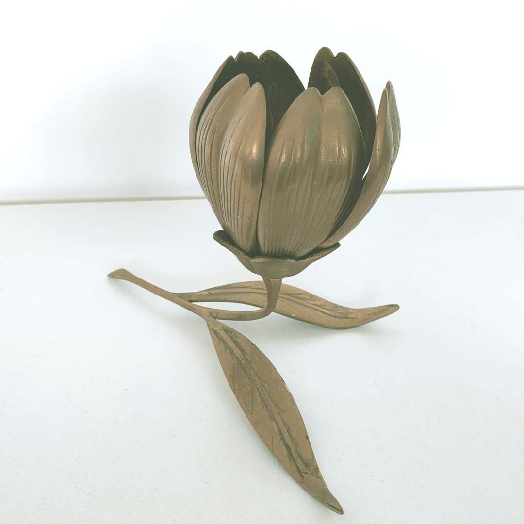 Brass flower ashtray with removable petals