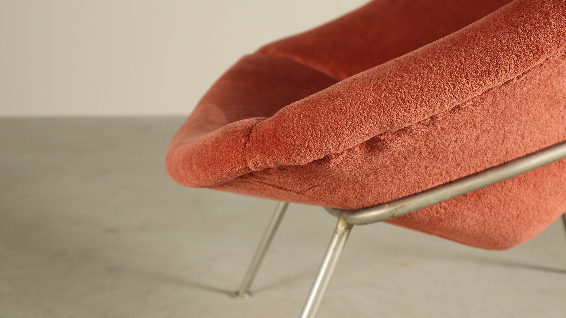 Pierre Paulin for Artifort — F156 “Little Oyster” lounge chair, 1959–1960s
