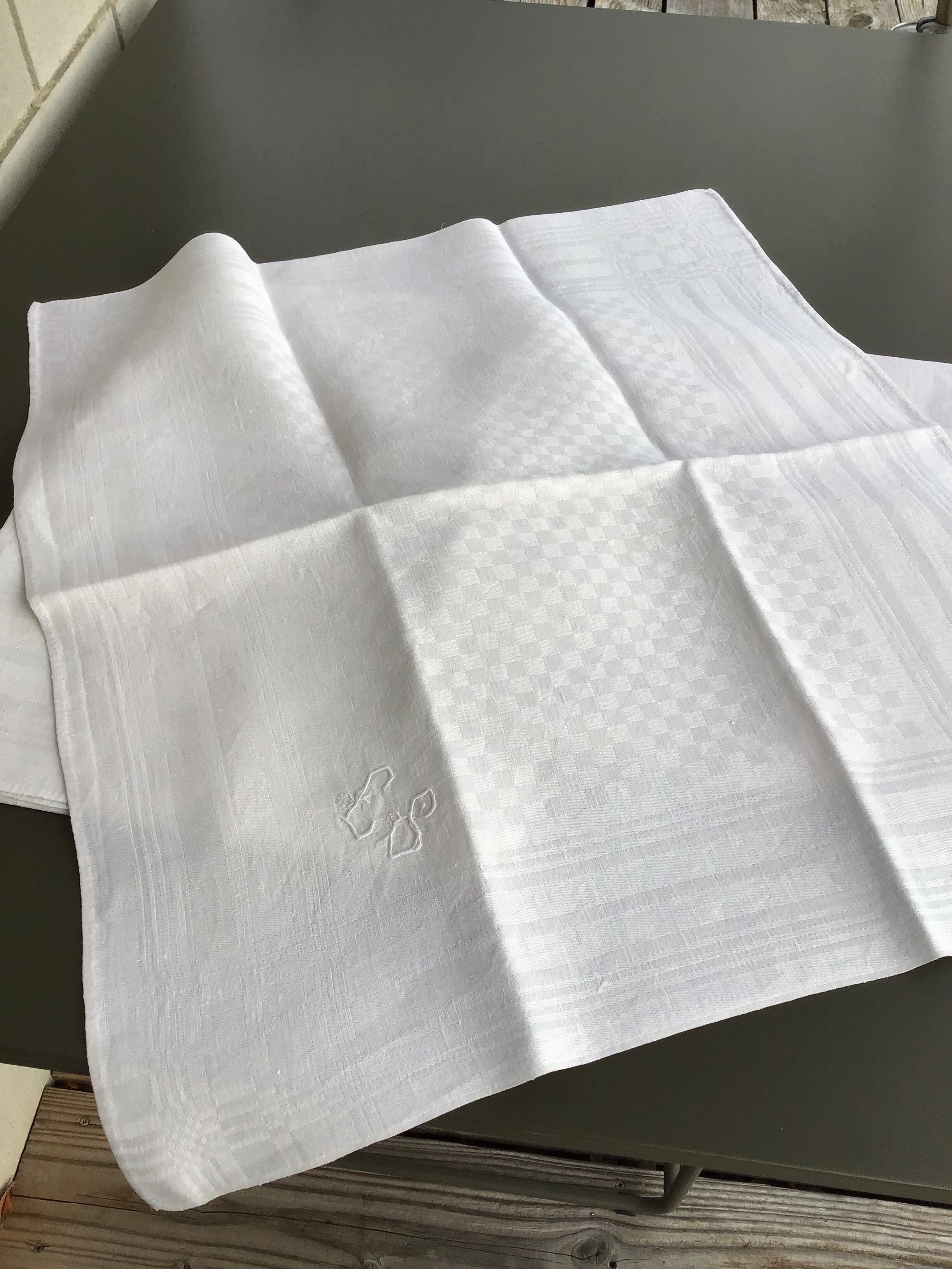 9 towels LS or ES damask tiles stripes