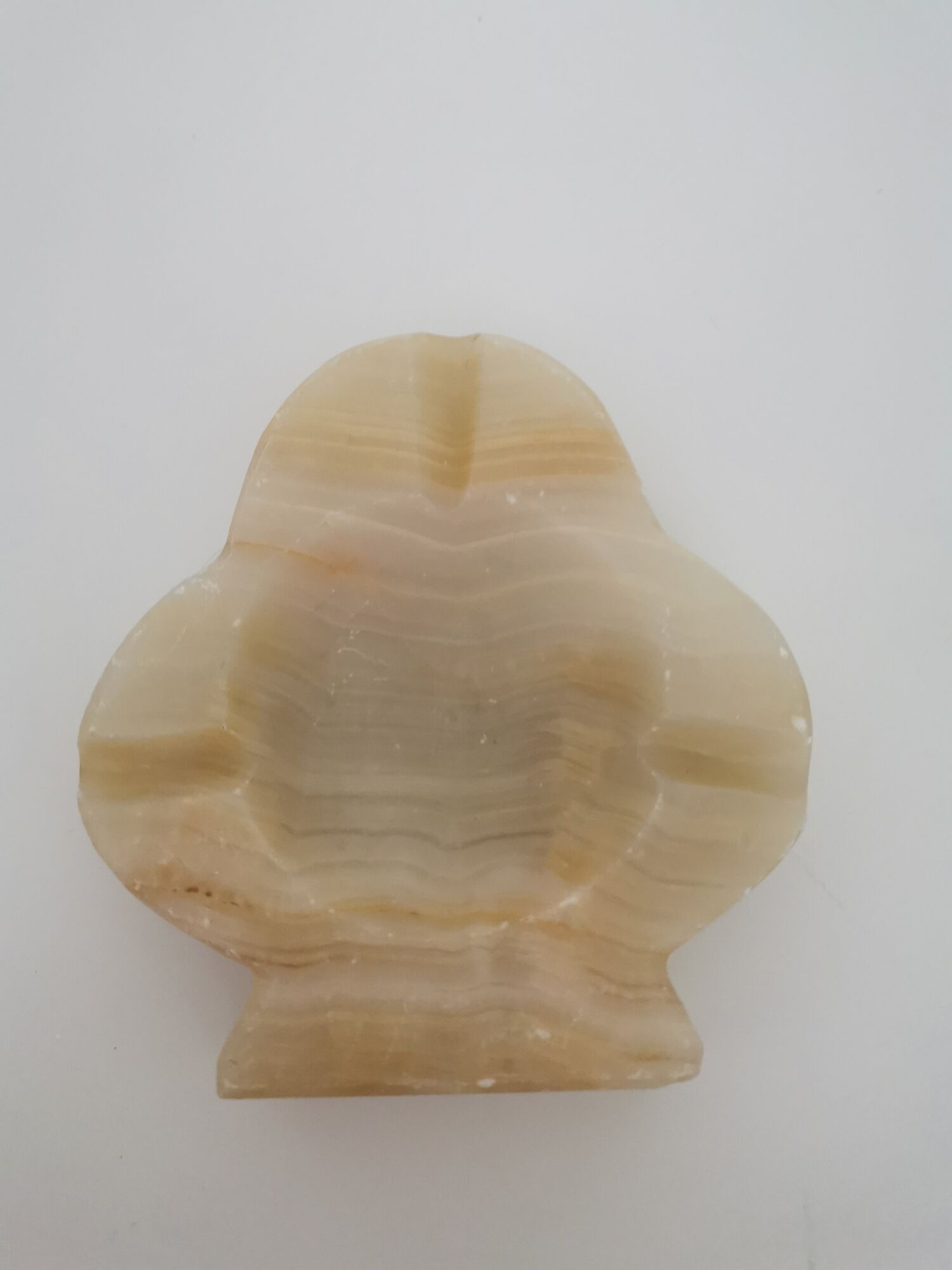 Cendrier sculpté en onyx aux tons blancs et dorés vintage