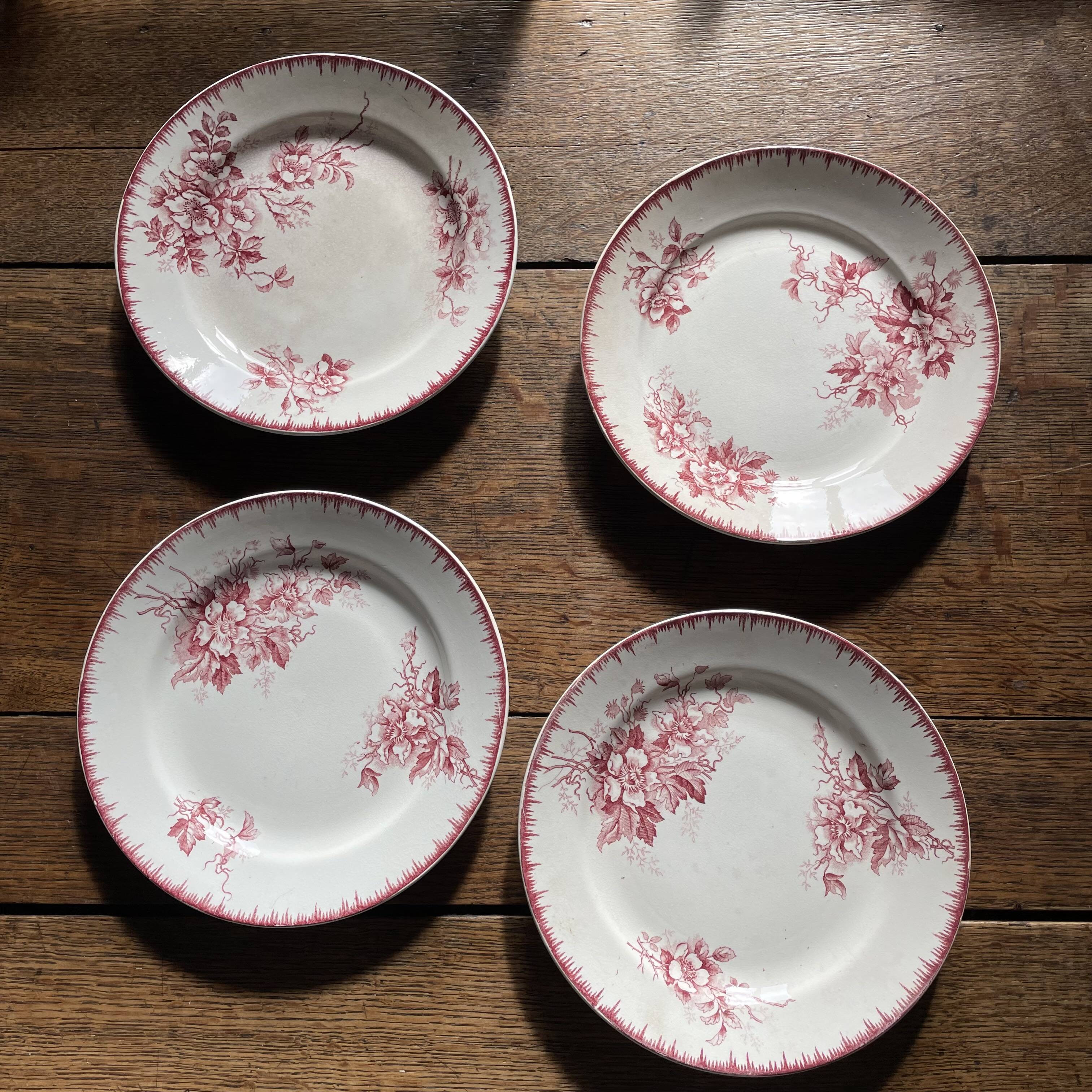 Set of 4 Maastricht earthenware dinner plates