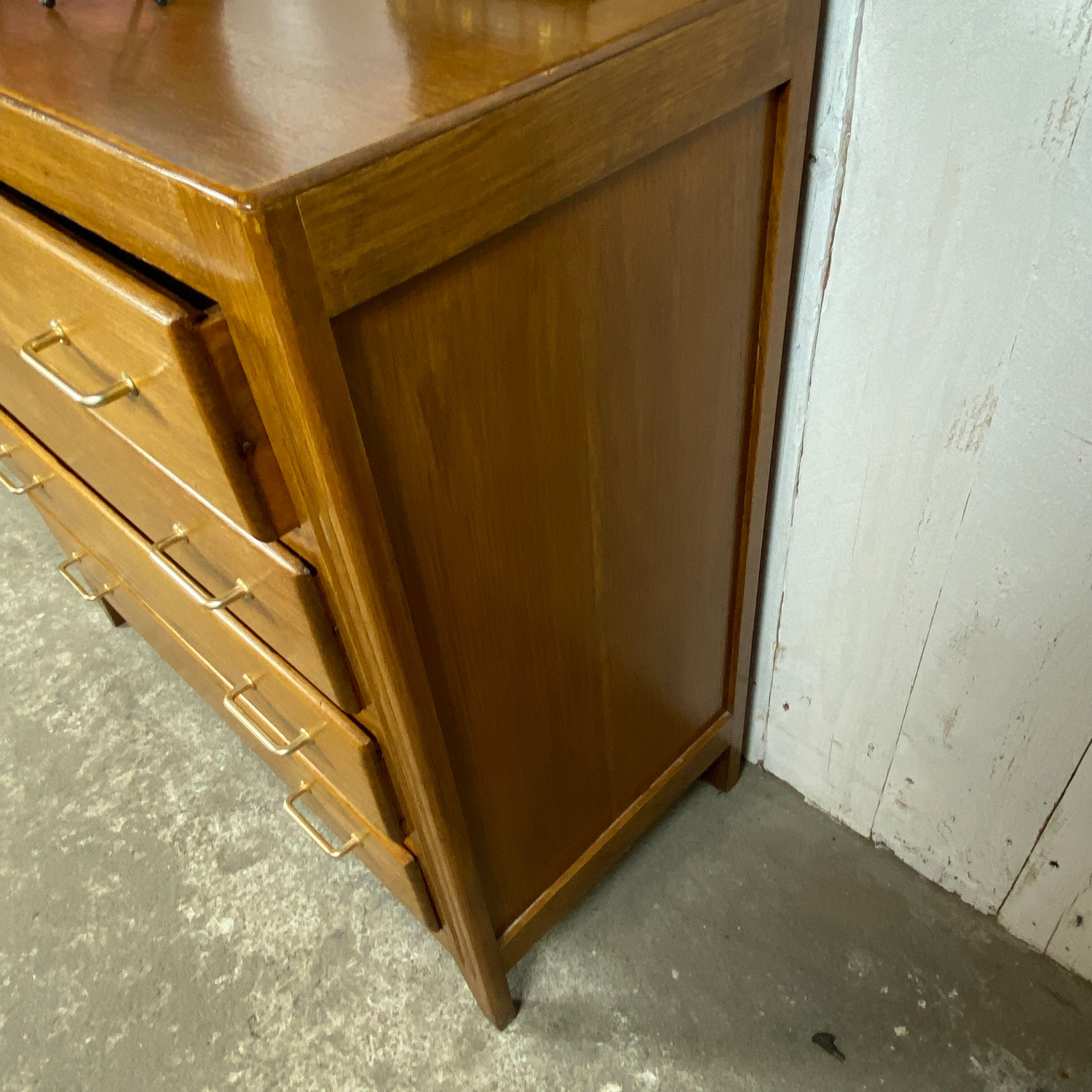 Commode vintage