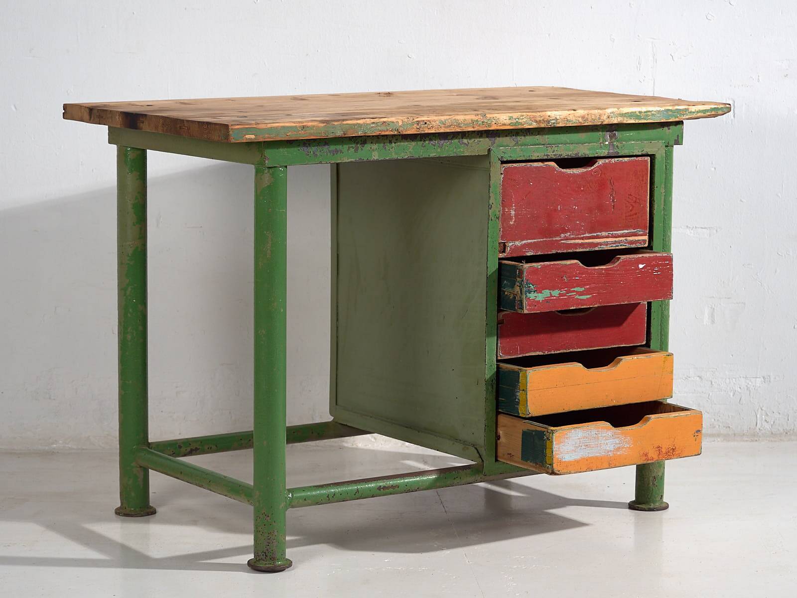 Bureau industriel vert (c.1960) #52