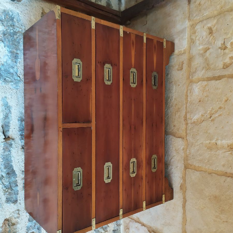 Commode marine