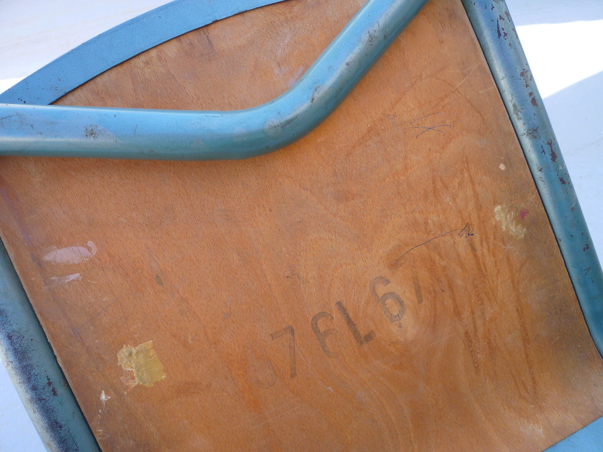 10 chaises mullca