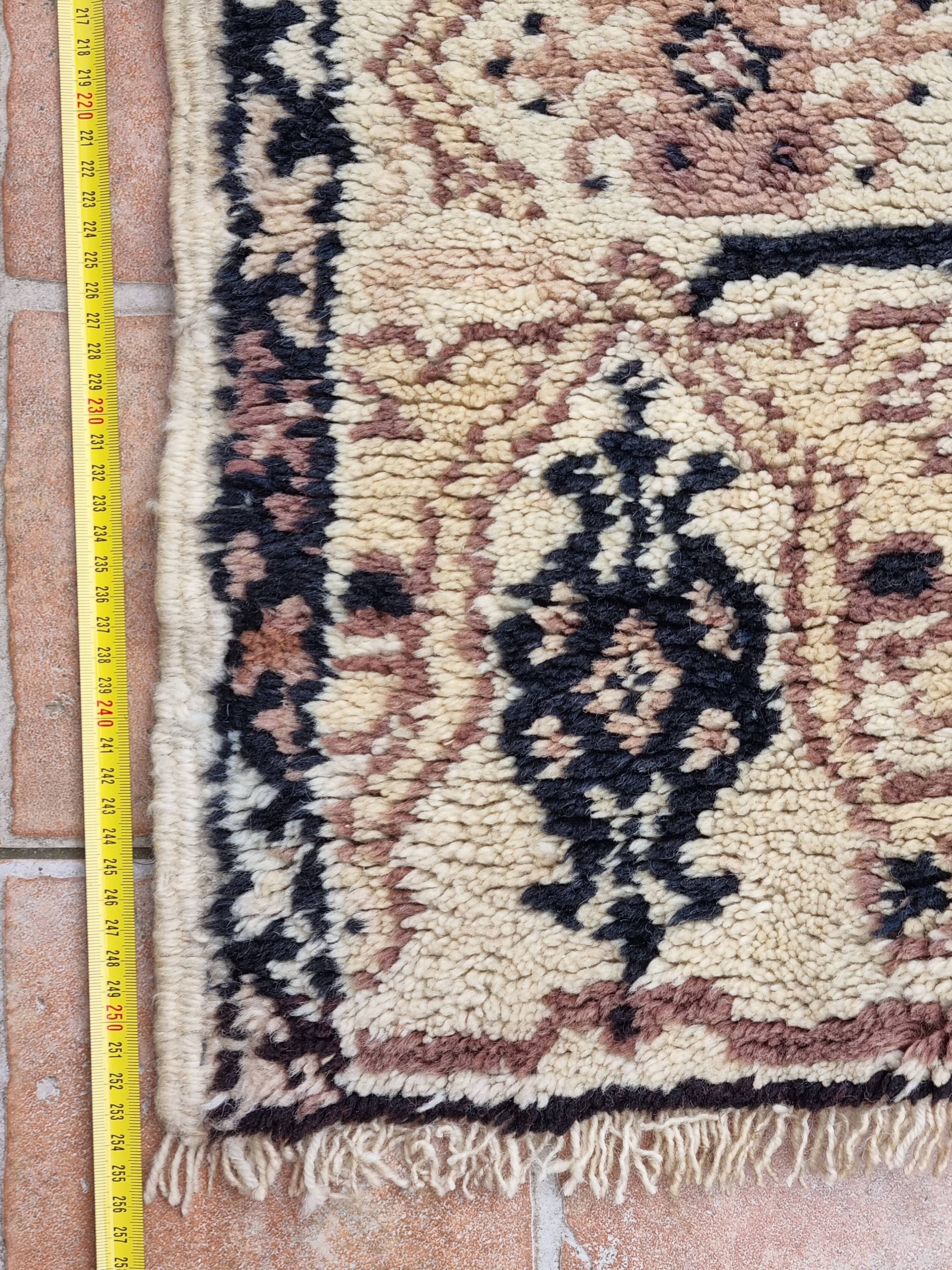 Vintage Berber rug, pure wool, hand-woven 254 x 154 cm
