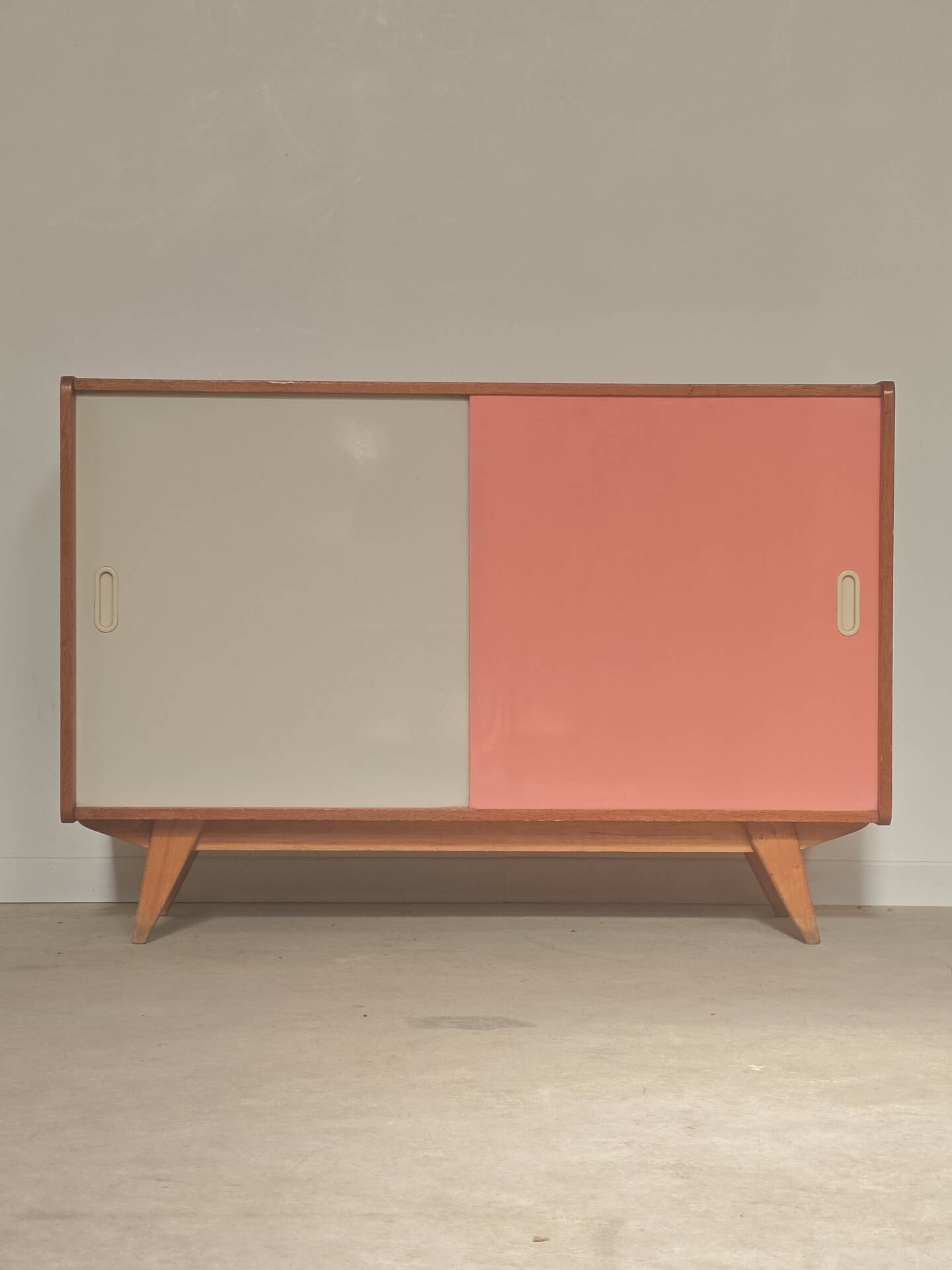Buffet U452 pink and white by Jiri Jiroutek for Interier Praha