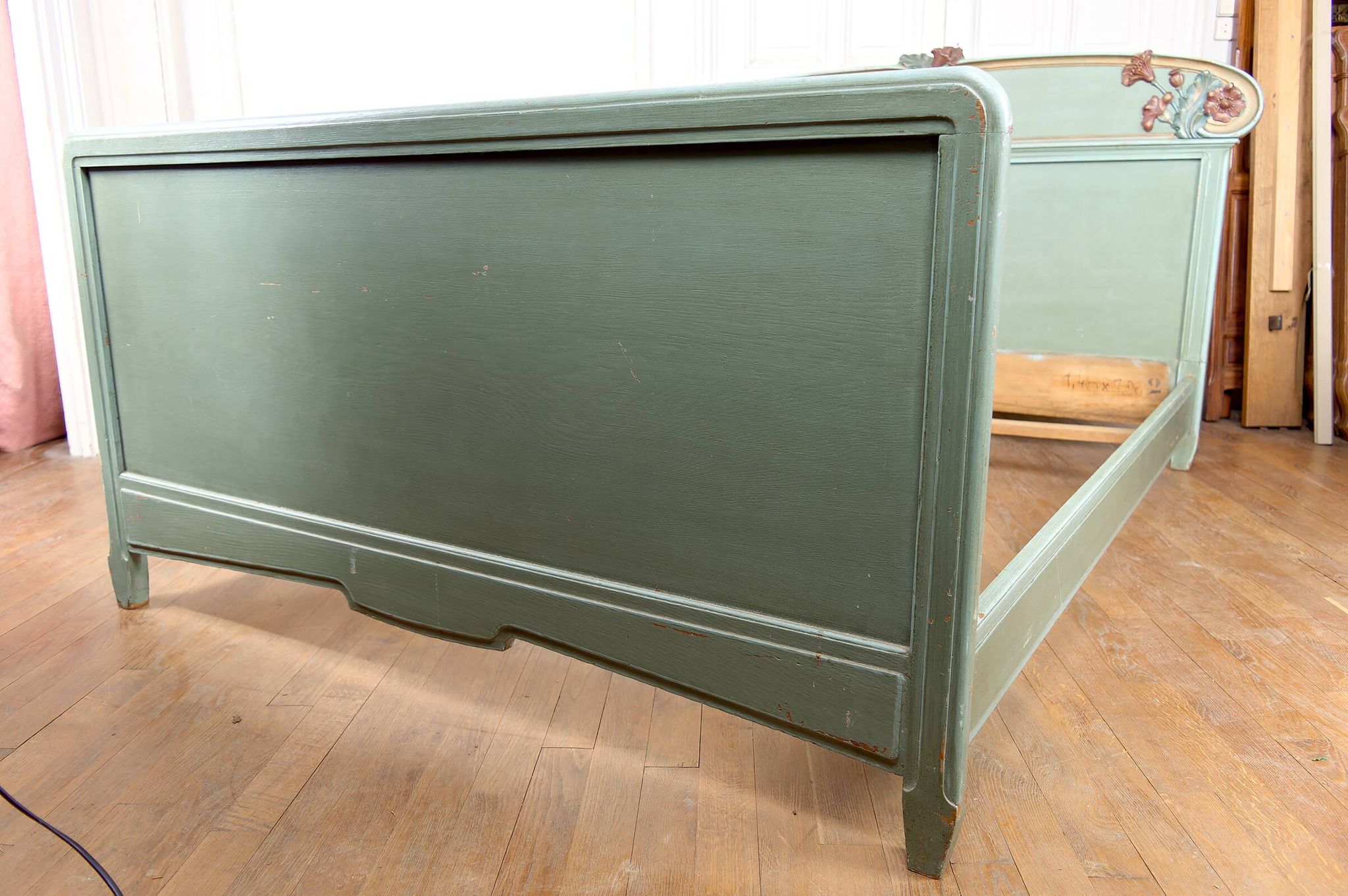 Art Nouveau bed in carved and painted wood, Poppies, Circa 1900