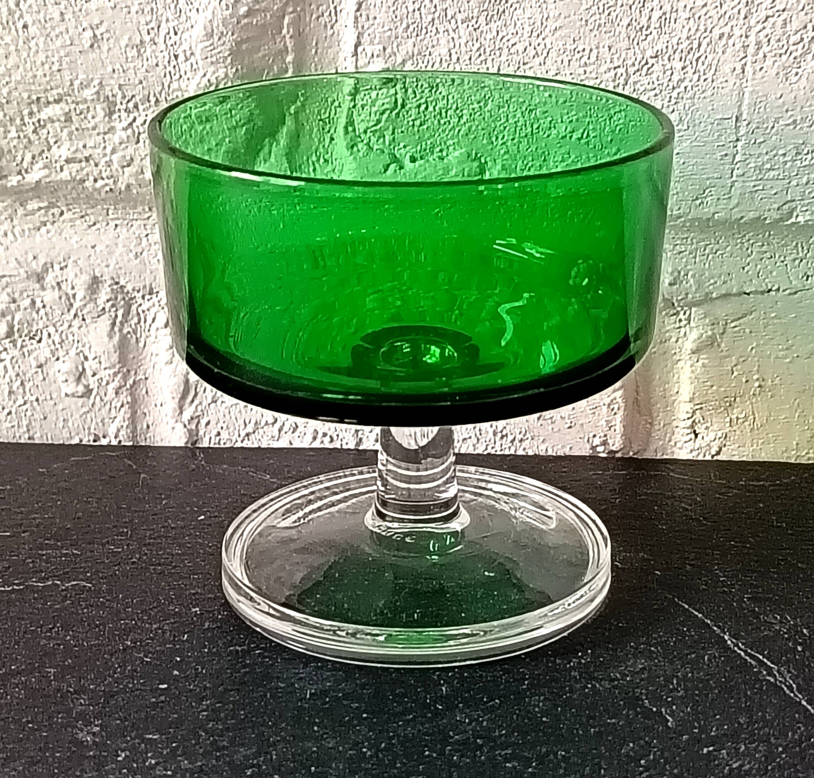 6 stemmed cups in emerald green, Cavalier Luminarc France
