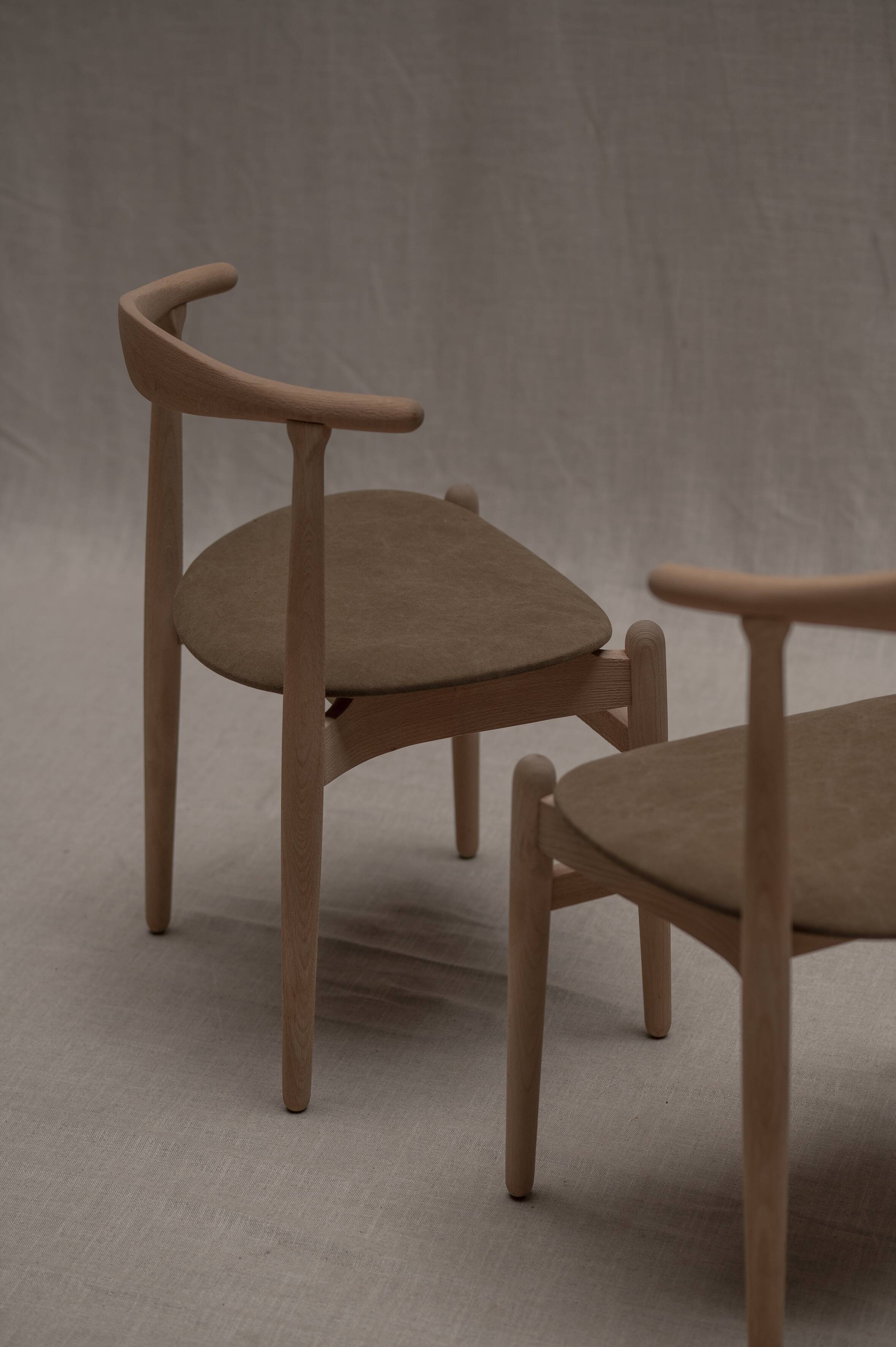 Model FH 1934 dining chairs by Hans J. Wegner