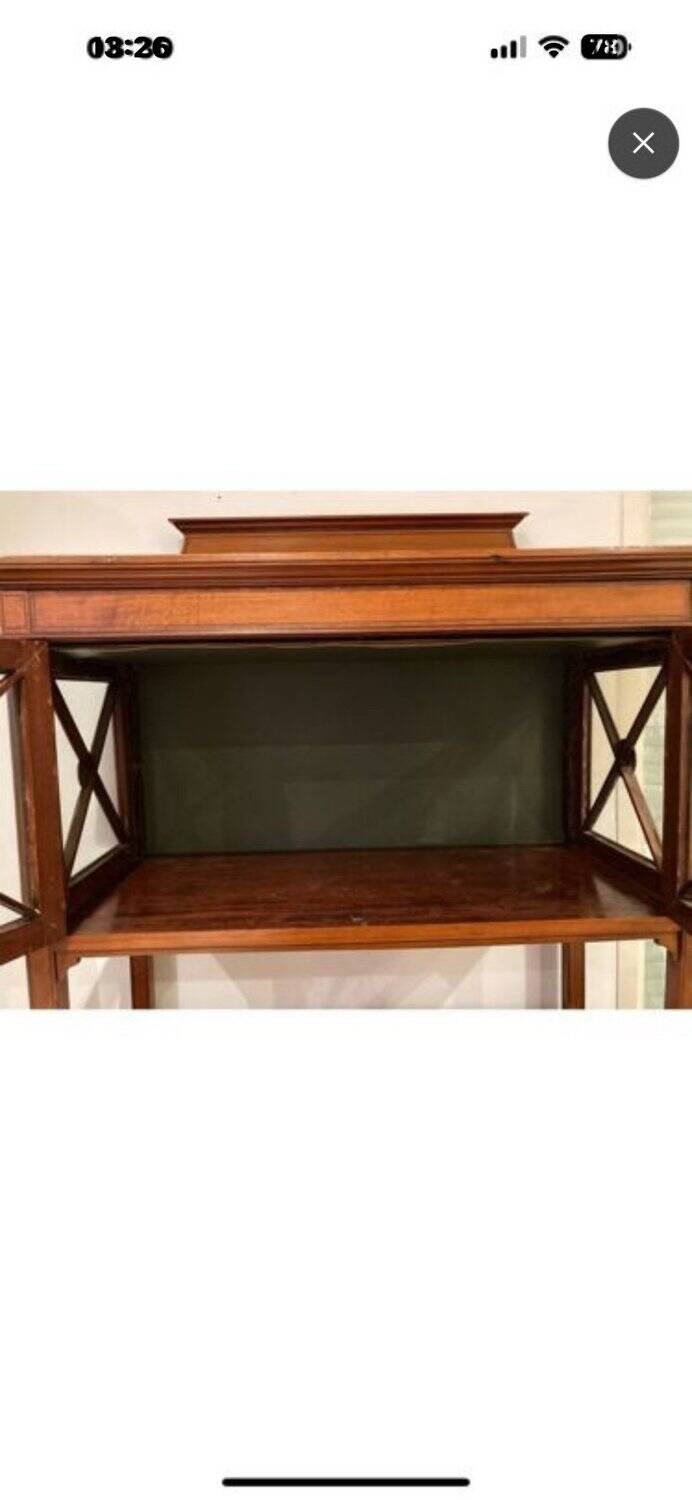 Élégant buffet vitrine de style Directoire en fruitier, début XIXe siècle