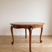 Table de salle à manger ronde extensible style Louis XV en bois