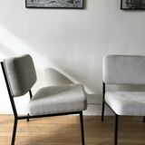 Paire de chauffeuses modernistes