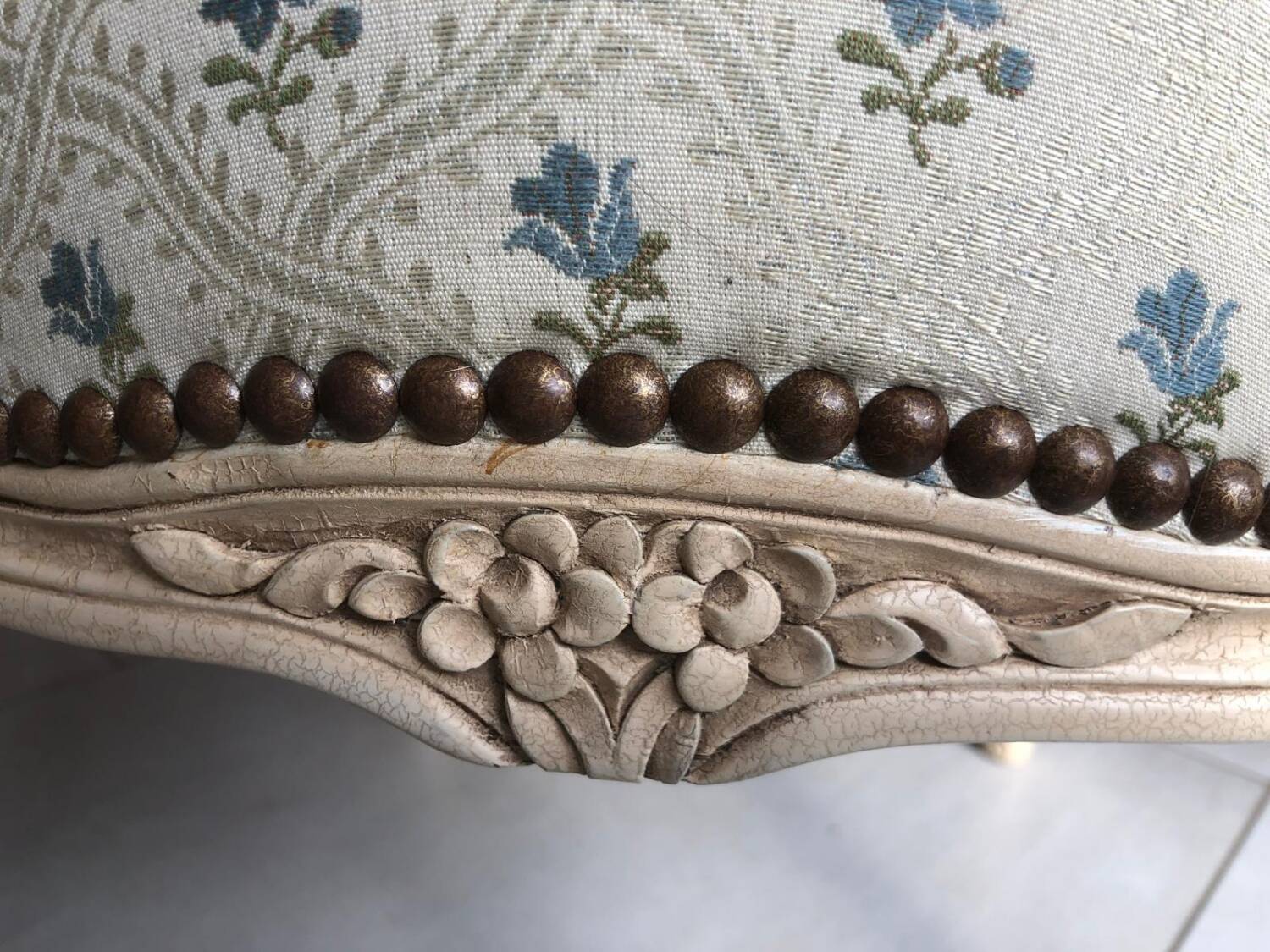 Paire de fauteuil laqué de style Louis XV