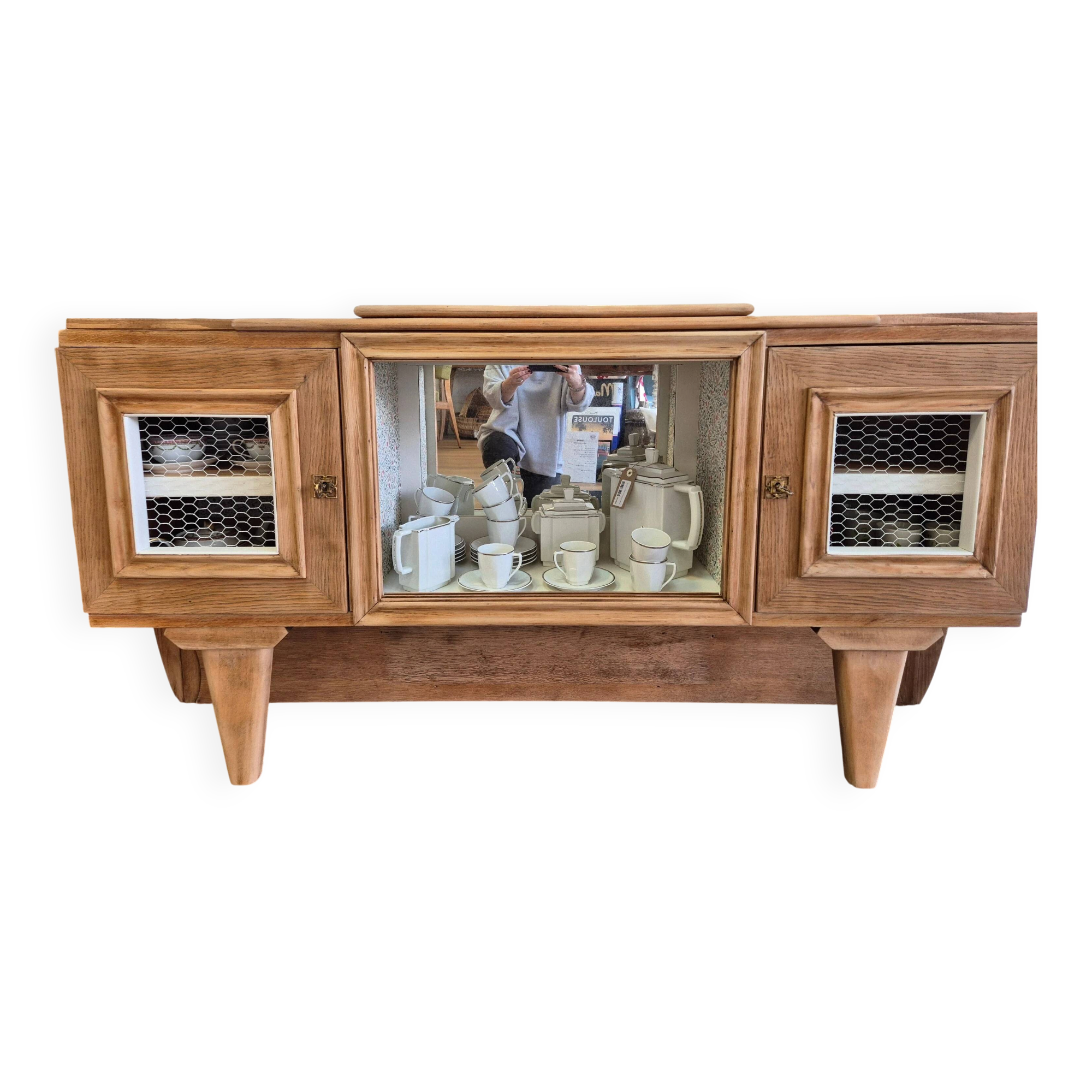 Fully restored buffet