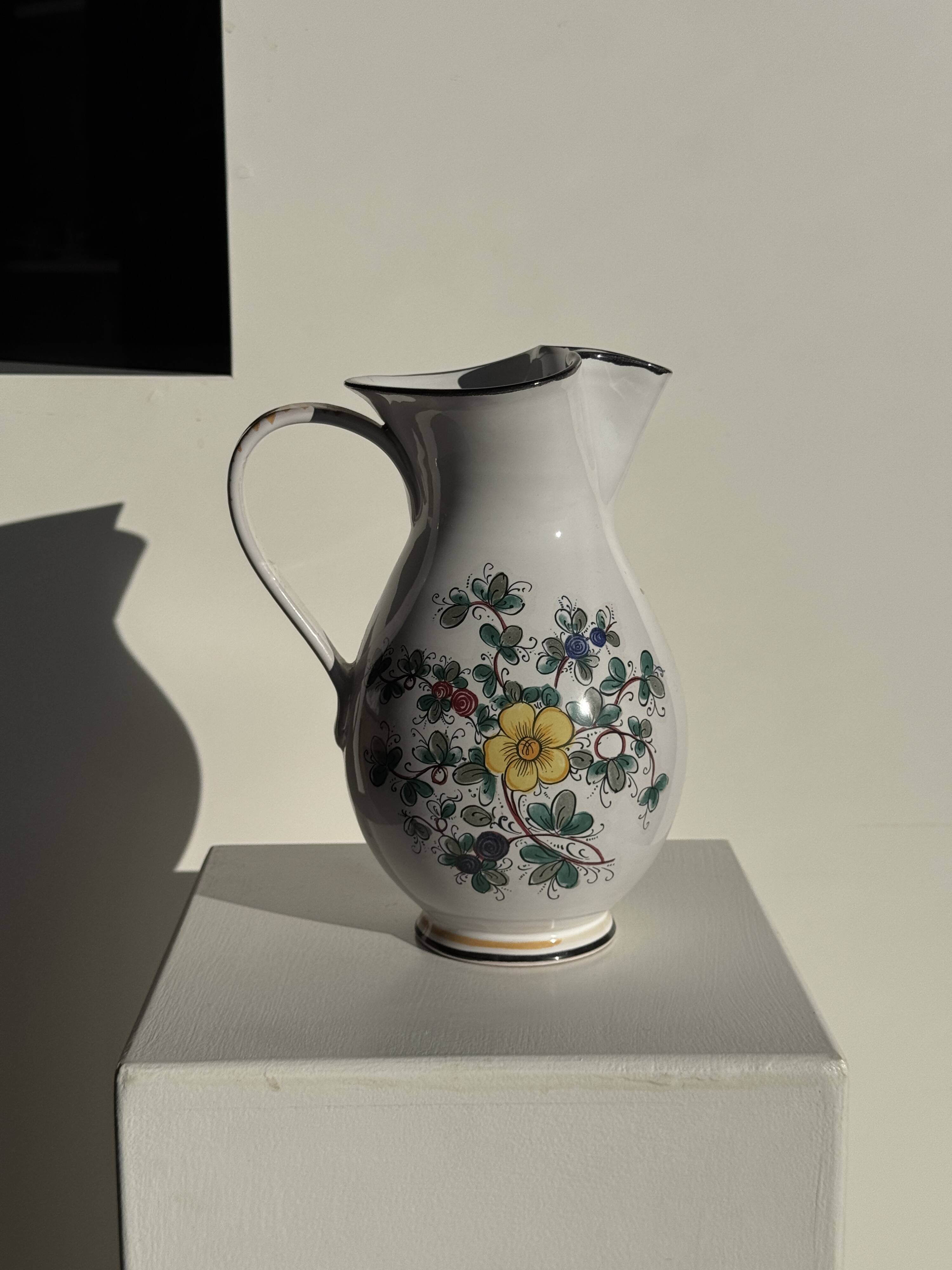 Large ceramic flower bouquet jug H23
