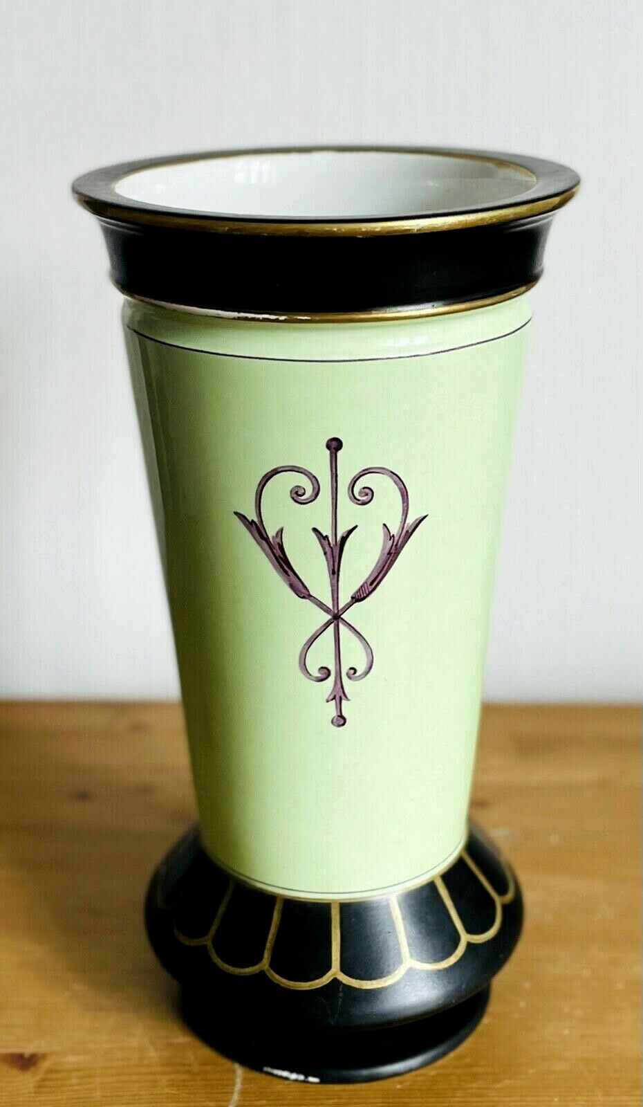 Grand Vase Lebœuf Millet & Cie décor Empire profile Roman woman on green background