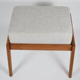 Fauteuil scandinave restauré avec repos-pieds, icône des années 60, tissu marron, teck