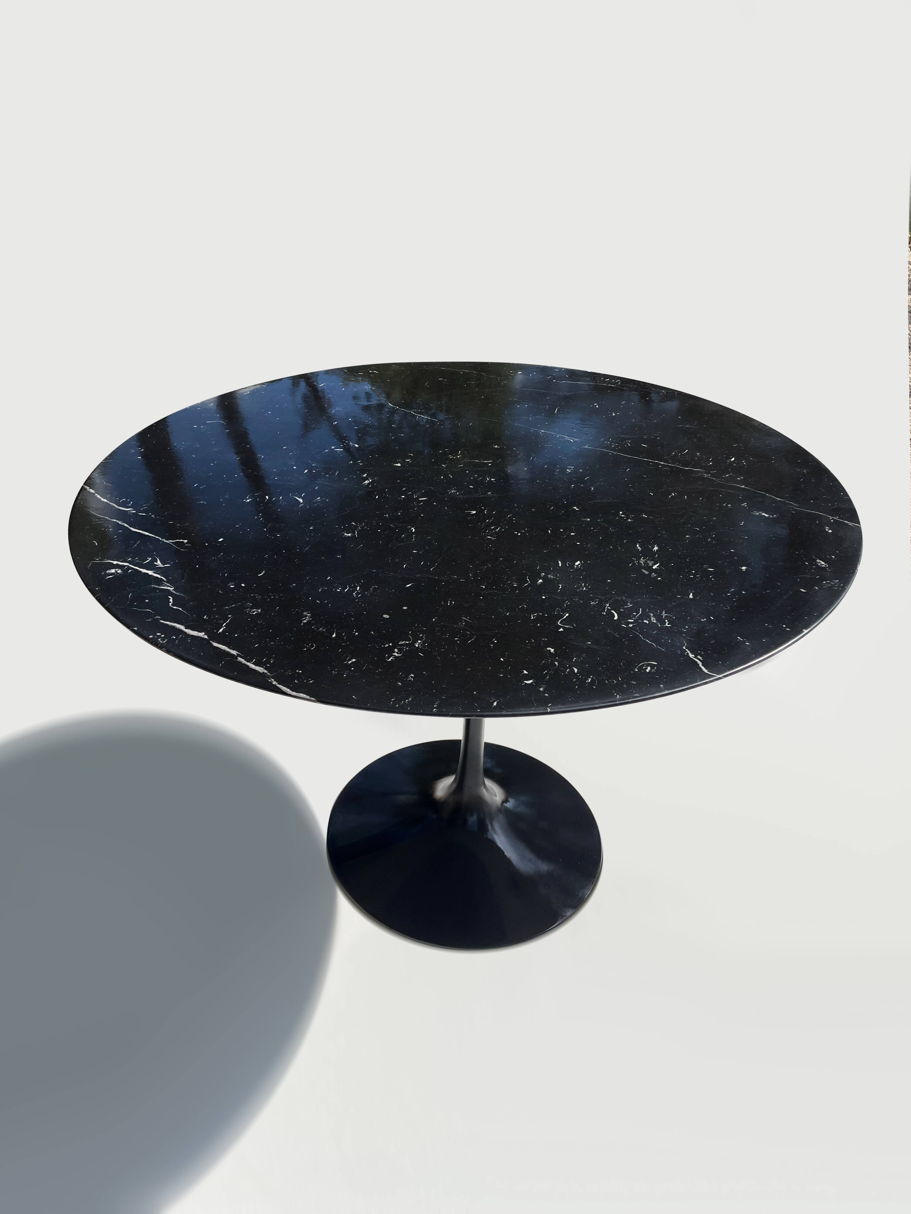 Knoll table ø 107 cm - EERO SAARINEN