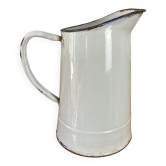 Enamelled pitcher