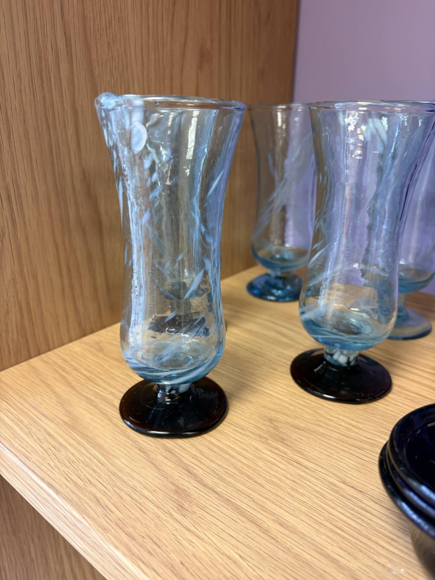 Set of 5 champagne flutes / hand-blown glass juice glasses.