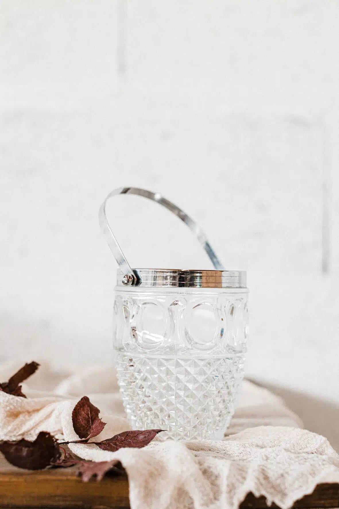 Engraved ice bucket with silver rim "Millepertuis"