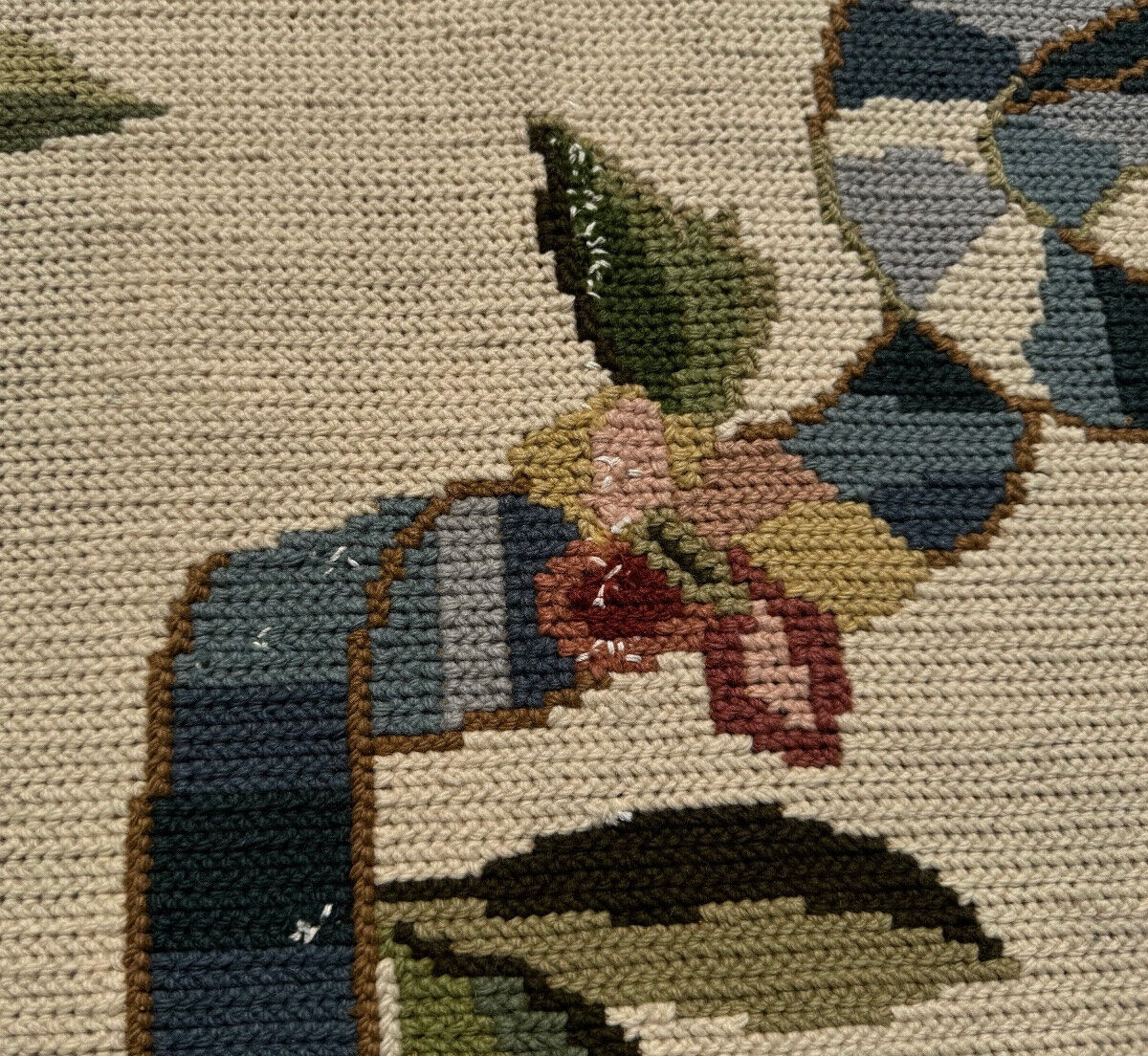 French carpet in petit point 374x320 cm