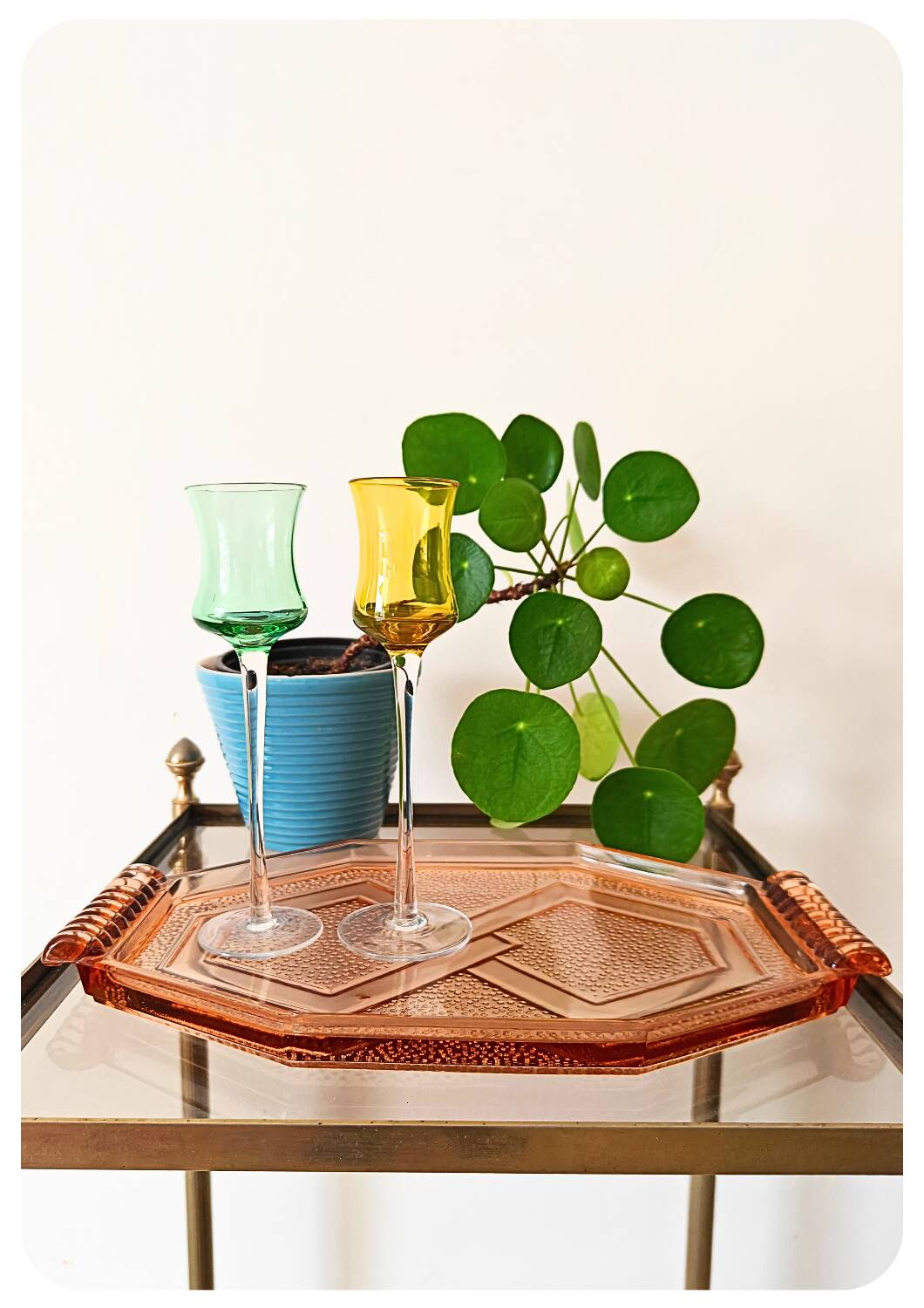 Plateau en verre rose Art Déco