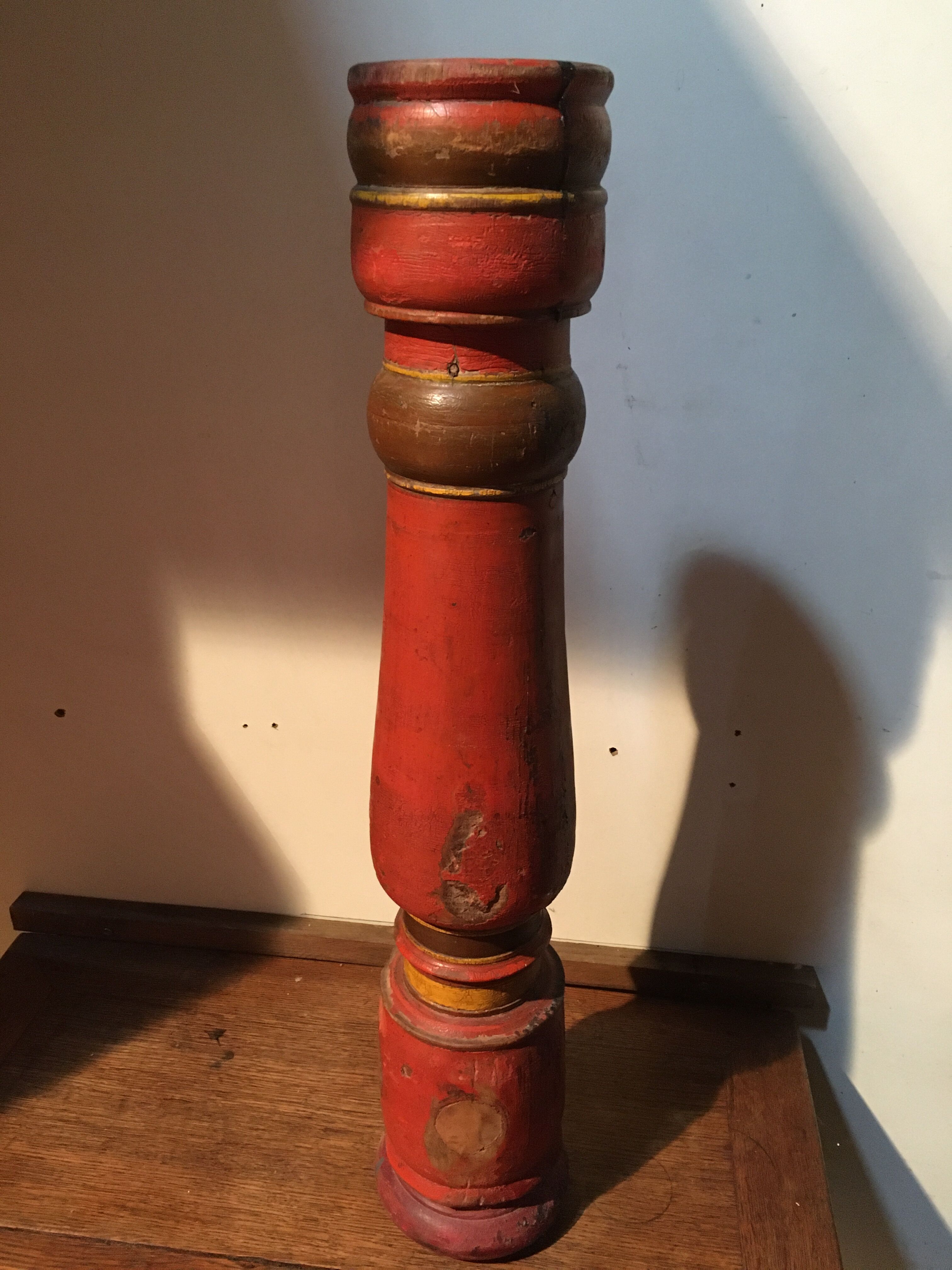 Indian candle holder in painted and patinated teak