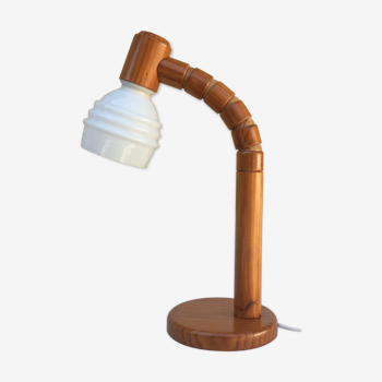 Articulated lamp in pine and opaline