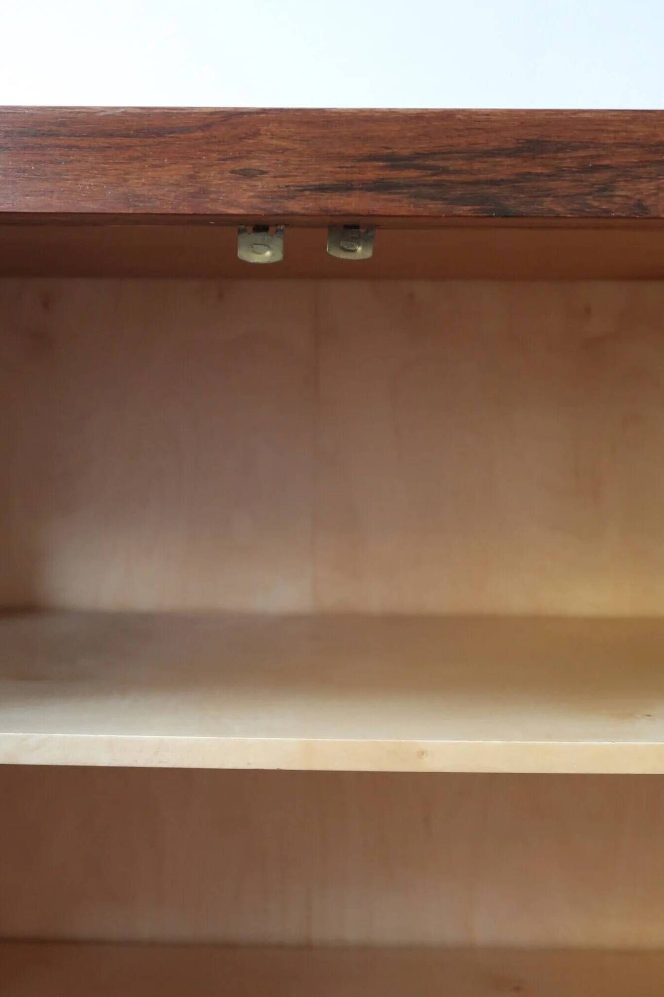 Large rosewood sideboard, 2 doors and central niche.