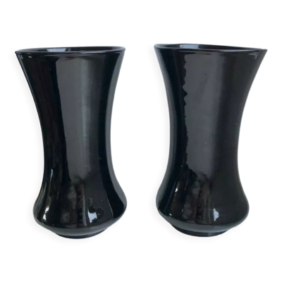 Paire de vases en opaline noire début XXème