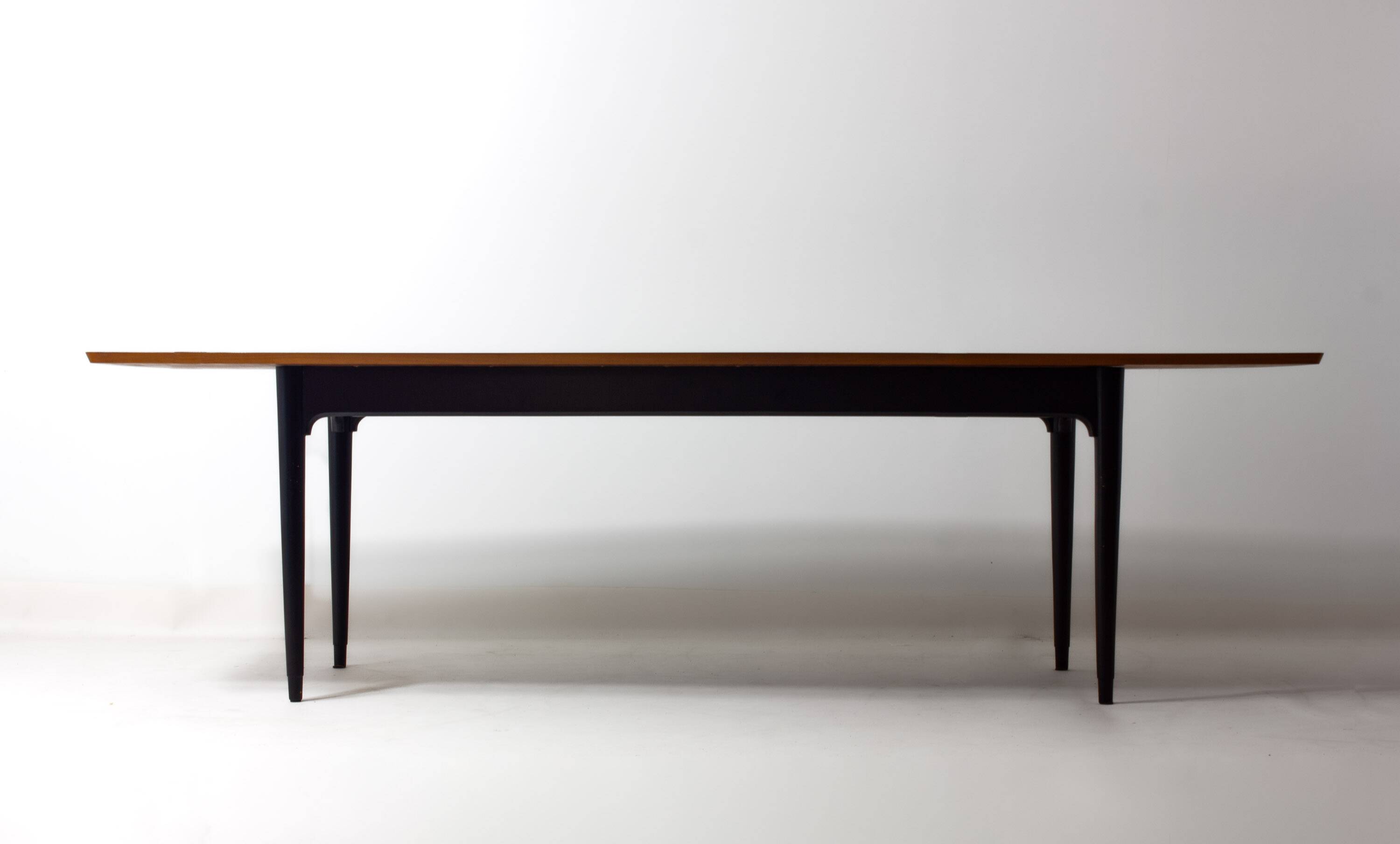Rounded mid-century dining table, 1960s